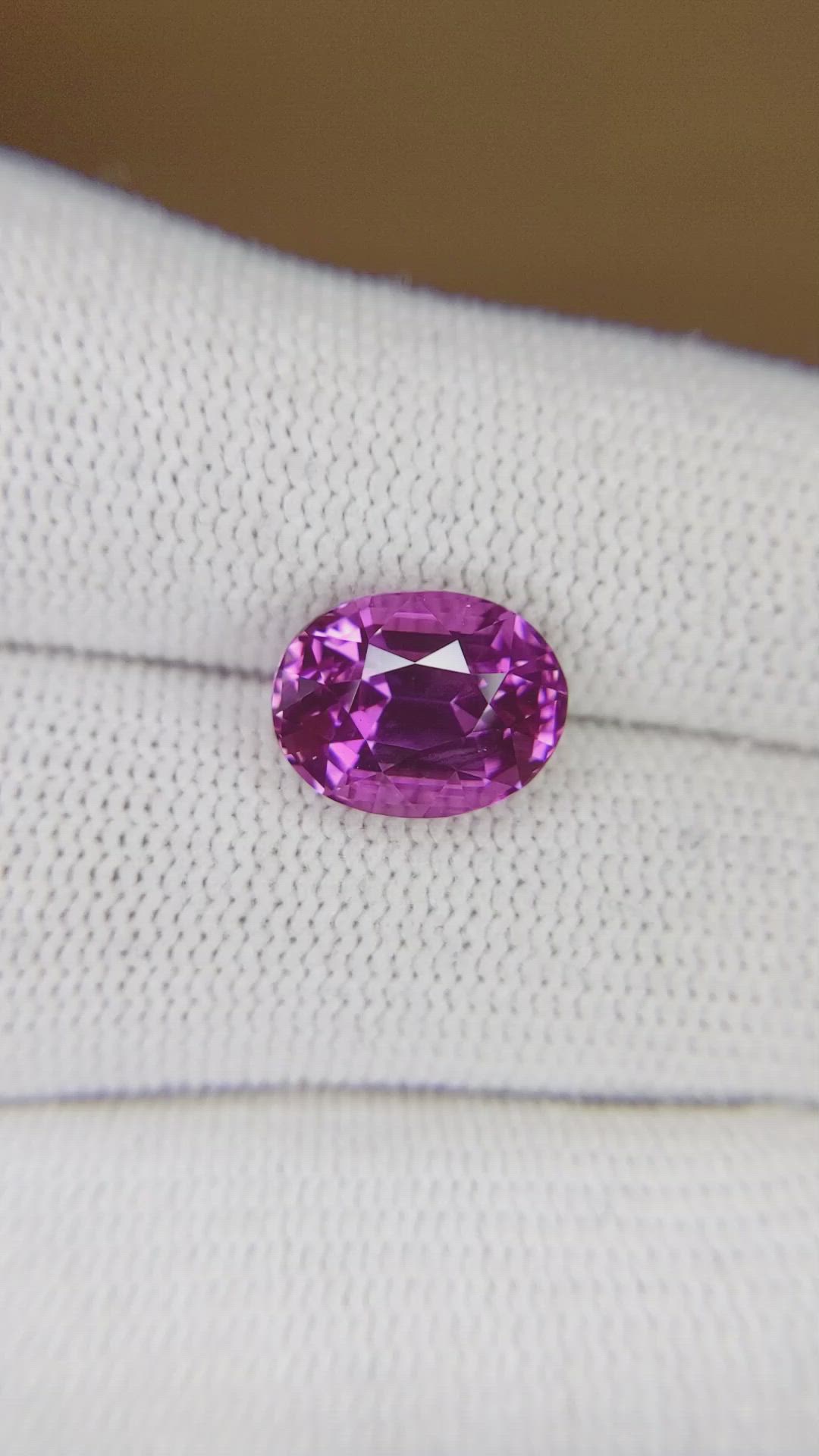 5.13 Ct. Pinkish Purple Sapphire from Ceylon (Sri Lanka) Size Video