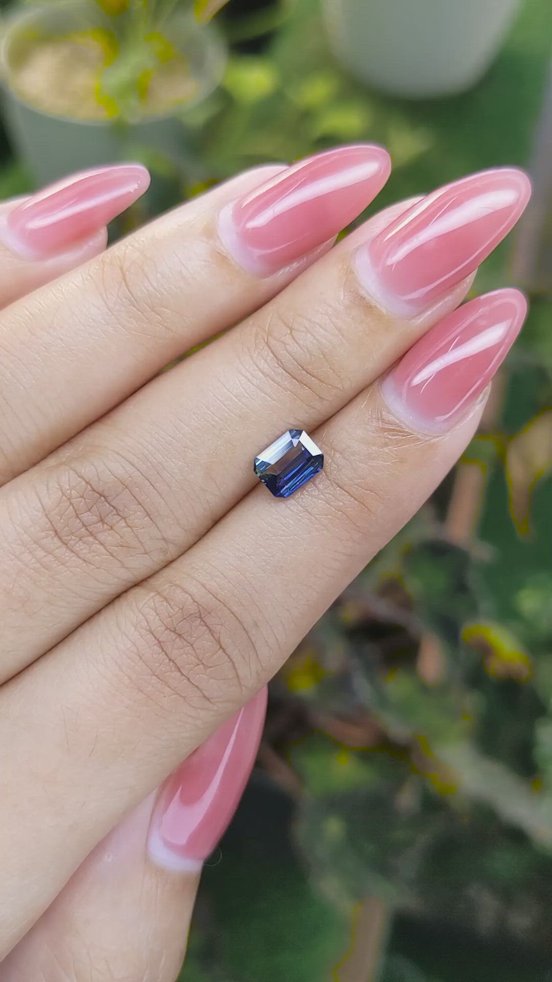 0.96 Ct. Bi Color Sapphire from Ceylon (Sri Lanka) Size Video