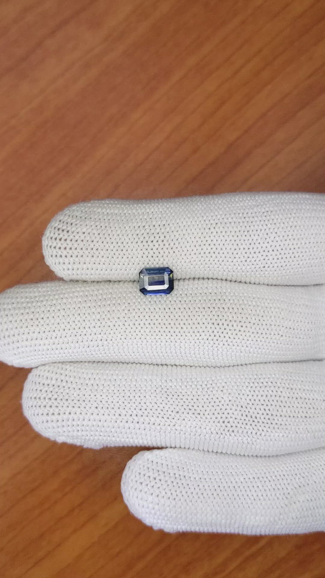 0.96 Ct. Bi Color Sapphire from Ceylon (Sri Lanka) Size Video