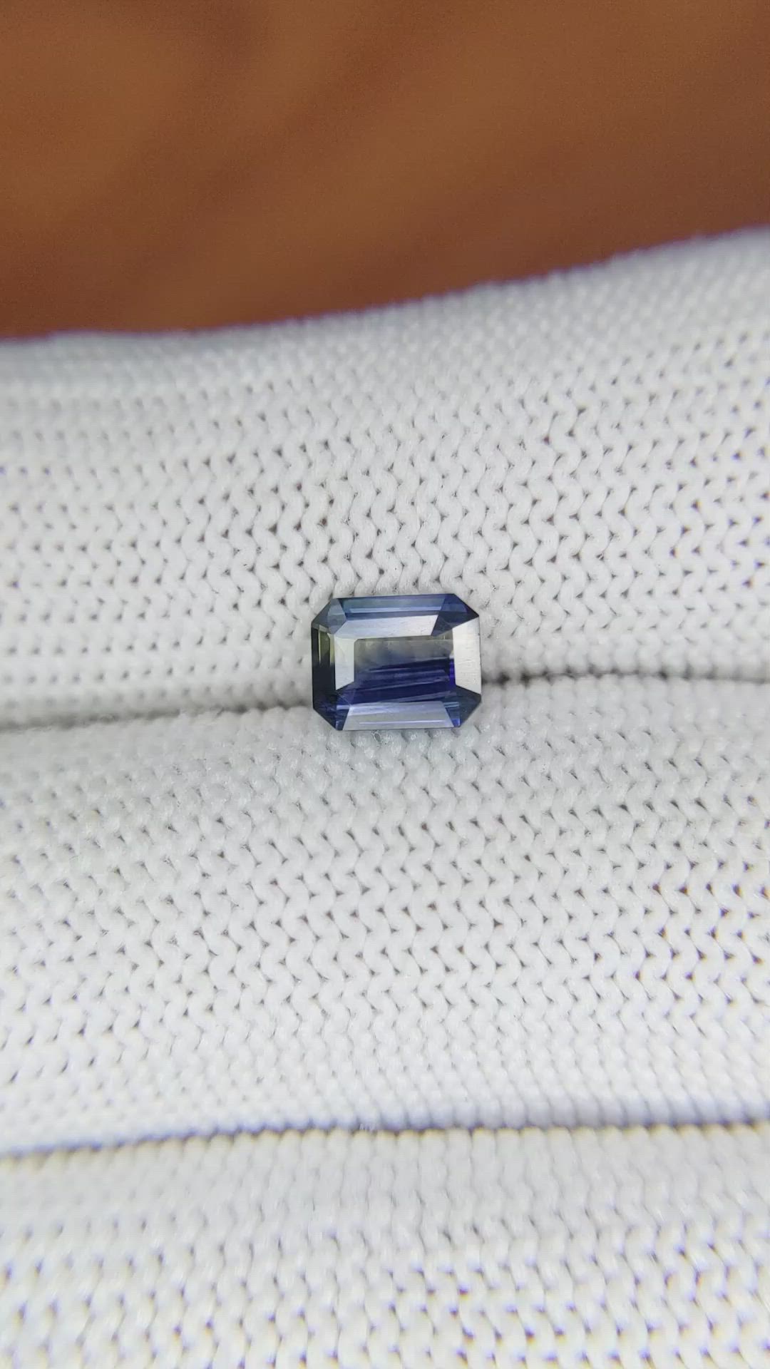 0.96 Ct. Bi Color Sapphire from Ceylon (Sri Lanka) Size Video