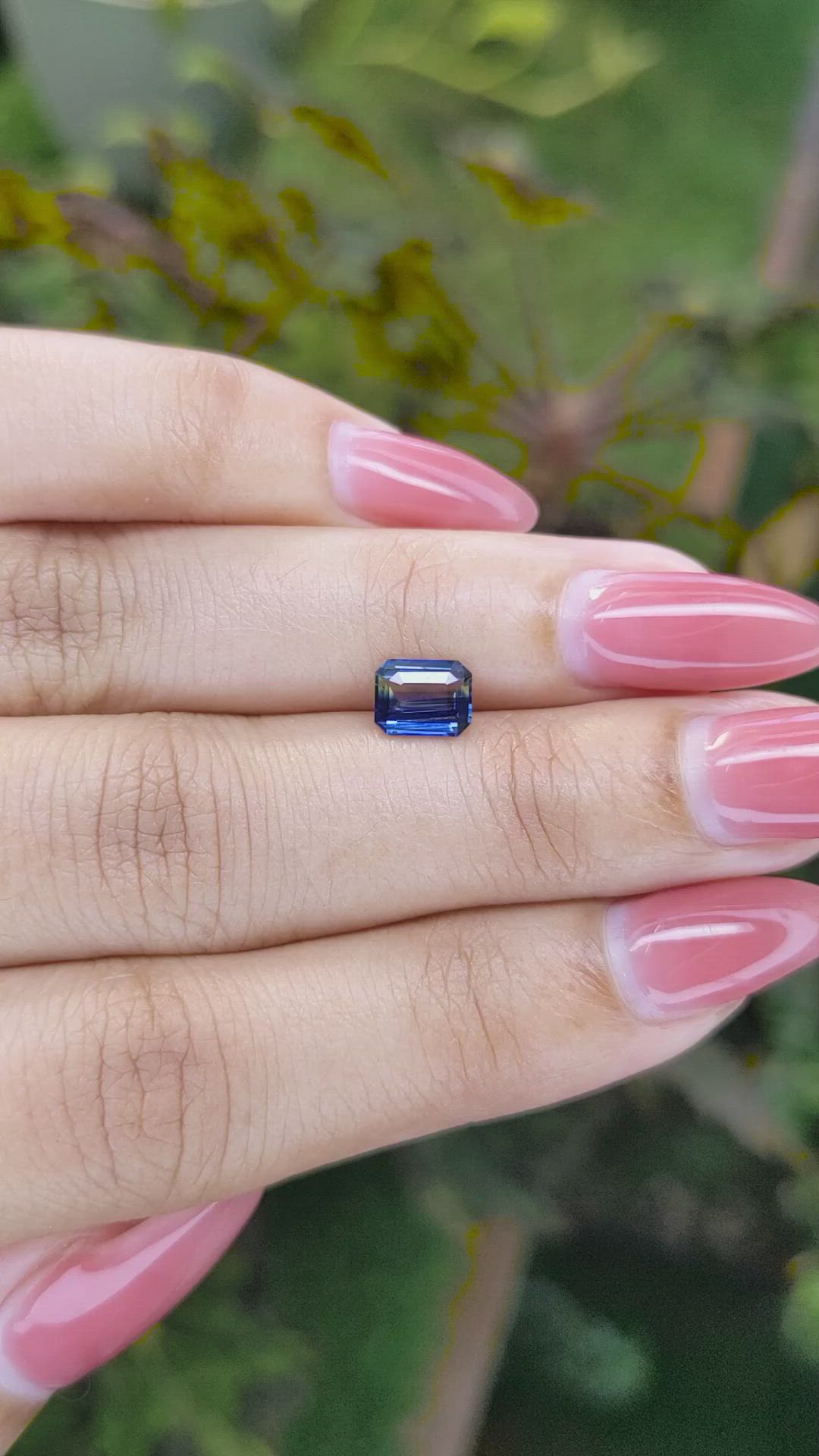 0.96 Ct. Bi Color Sapphire from Ceylon (Sri Lanka) Size Video