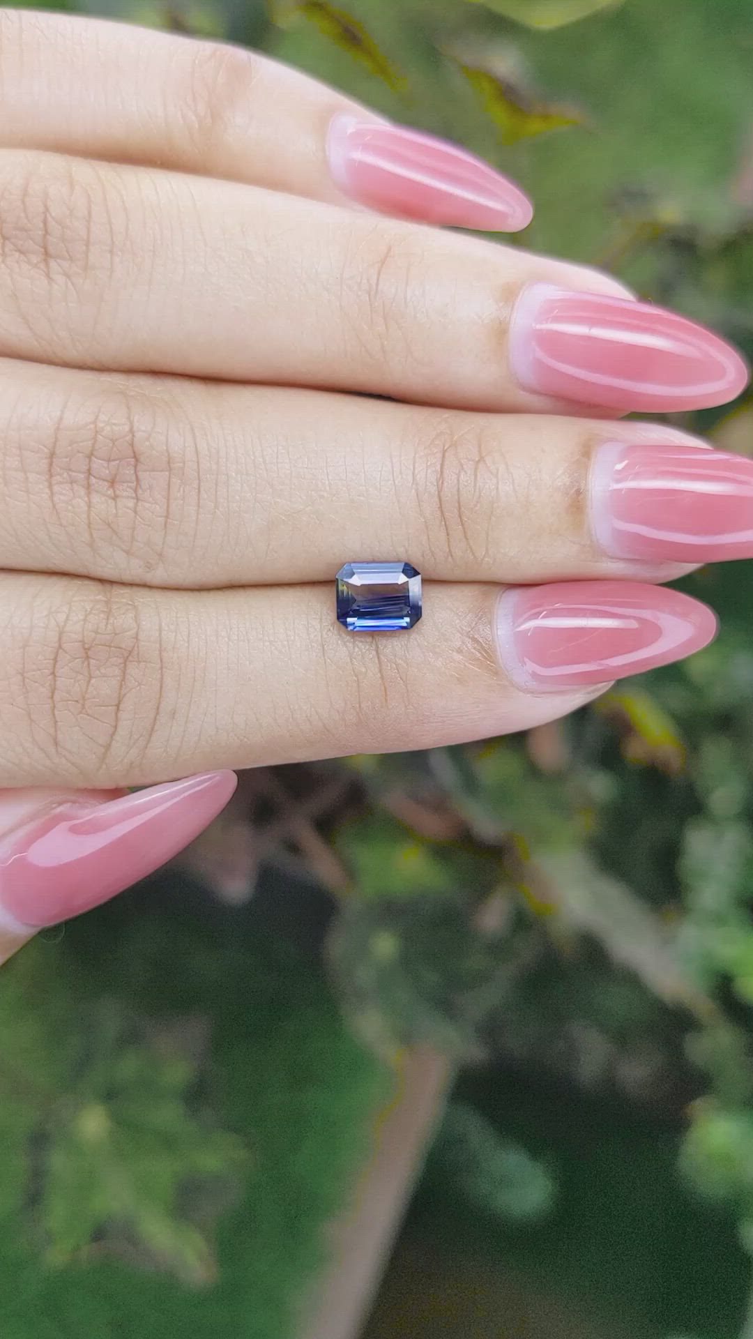 0.96 Ct. Bi Color Sapphire from Ceylon (Sri Lanka) Size Video