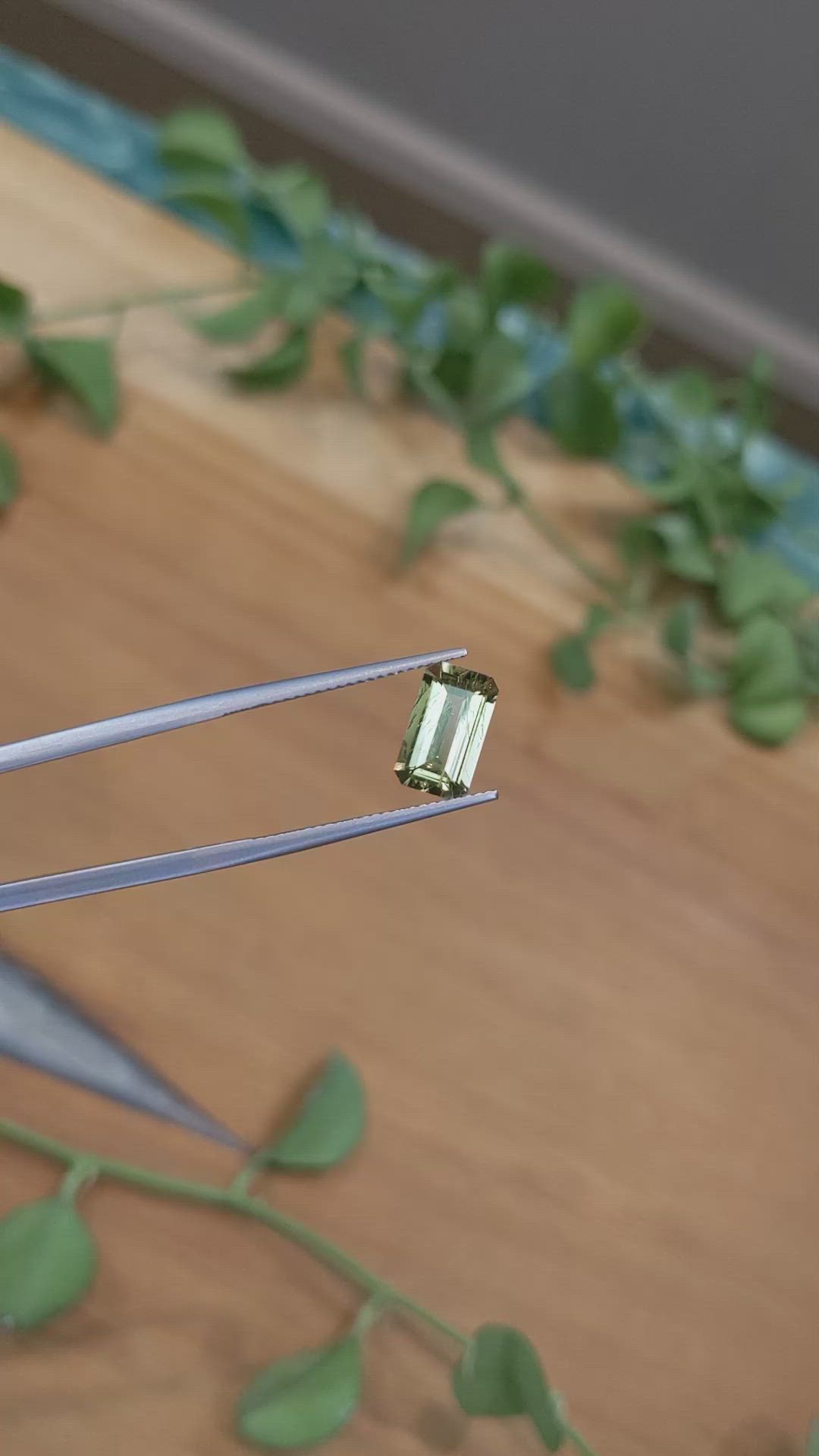 2.59 Ct. Yellowish Green Sapphire from Montana Size Video