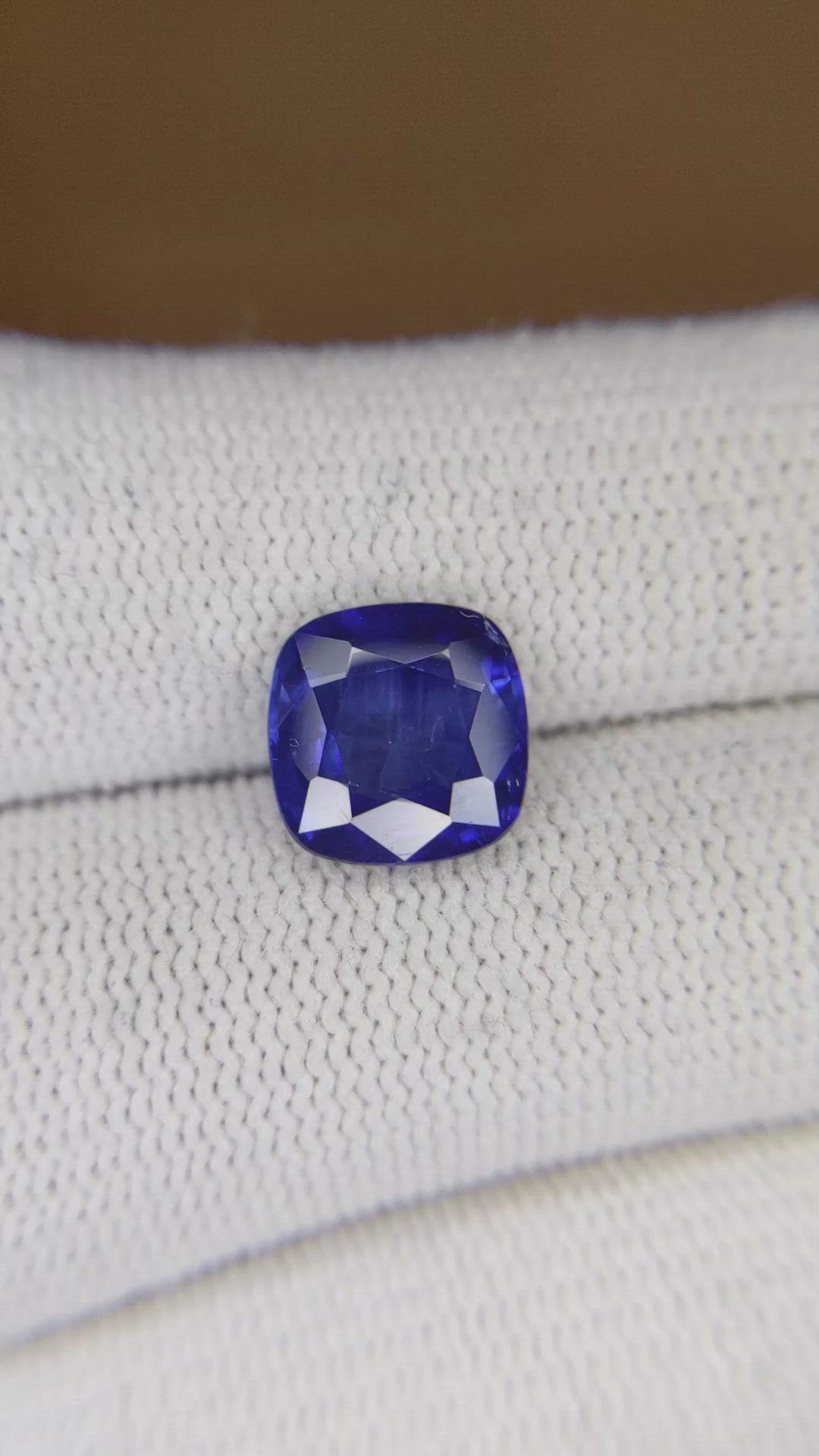 3.50 Ct. Blue Sapphire from Ceylon (Sri Lanka) Size Video