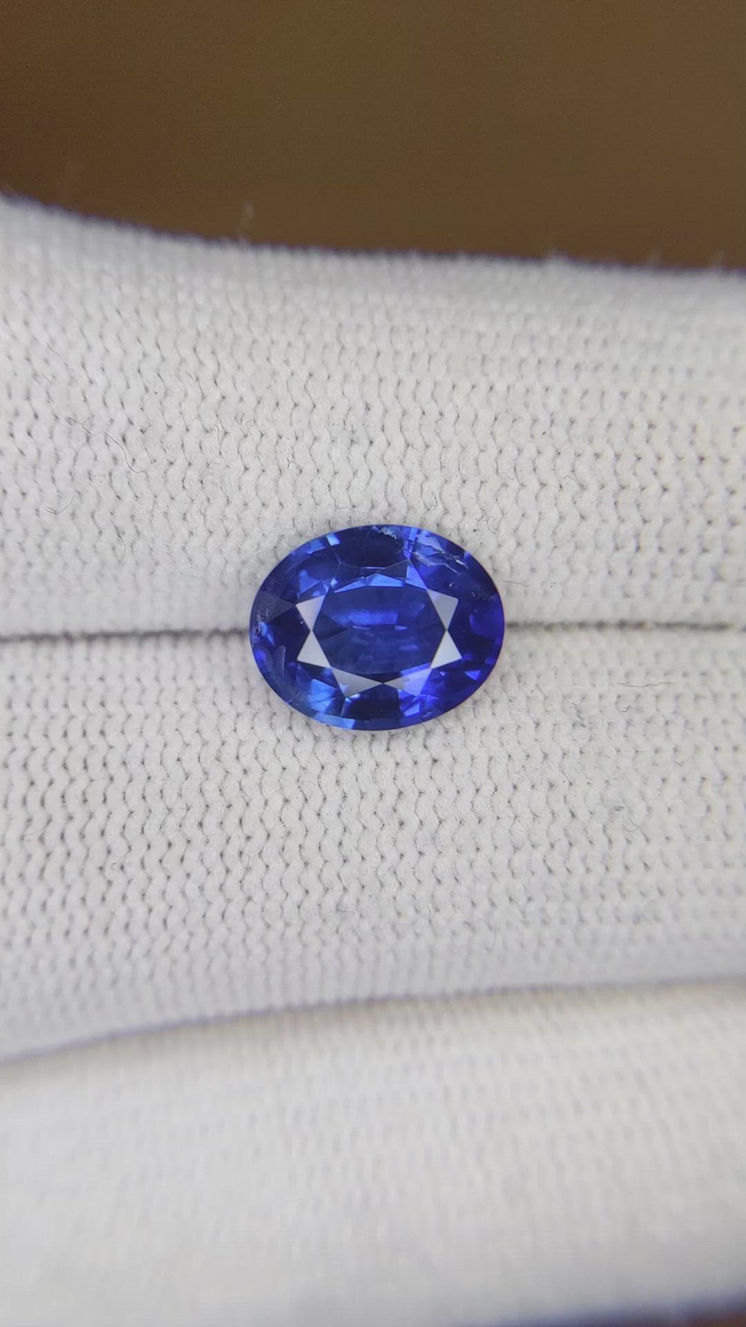 3.12 Ct. Blue Sapphire from Ceylon (Sri Lanka) Size Video