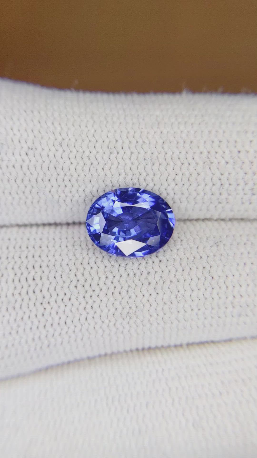 3.10 Ct. Blue Sapphire from Ceylon (Sri Lanka) Size Video
