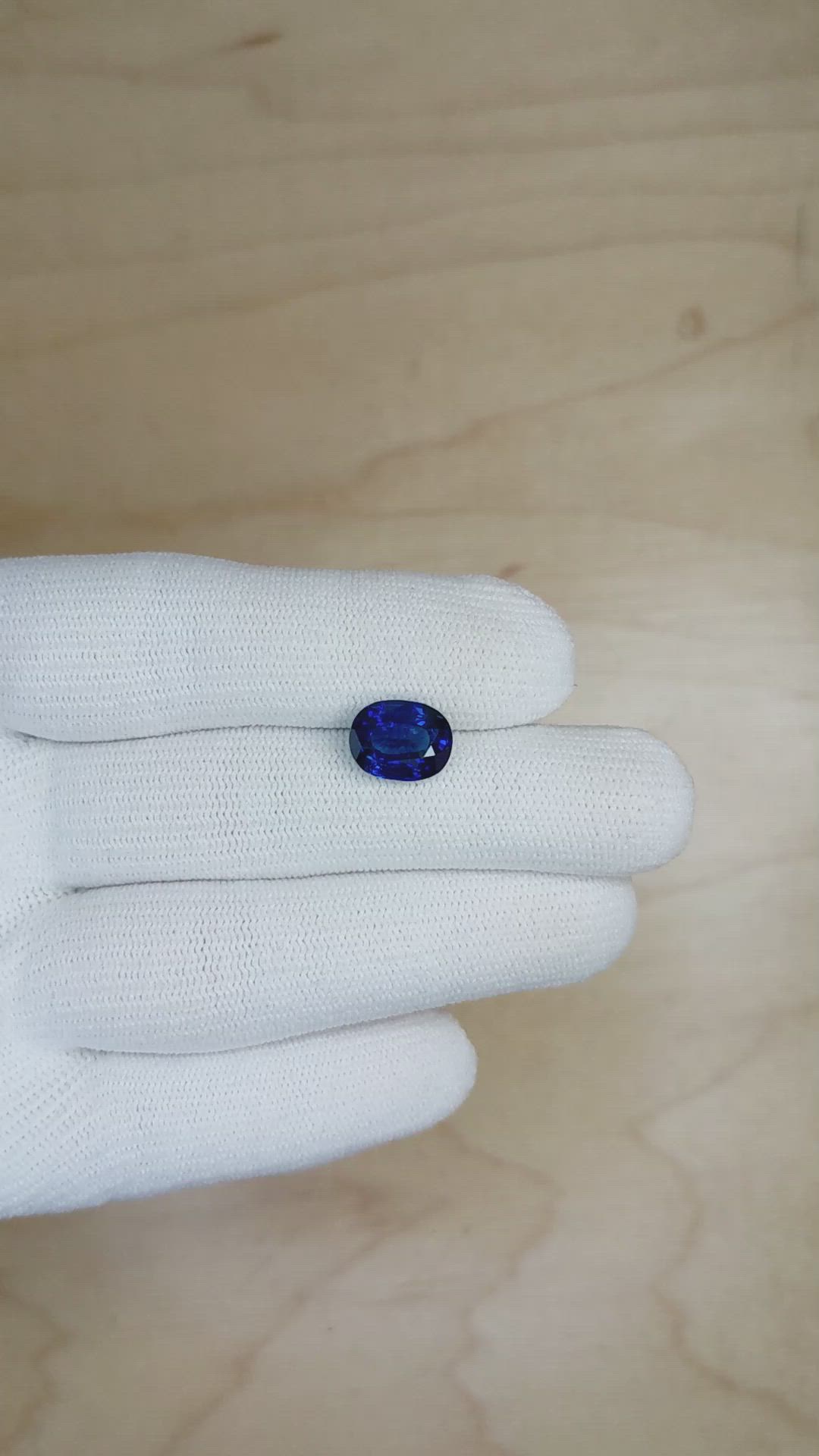 4.33 Ct. Blue Sapphire from Ceylon (Sri Lanka) Size Video