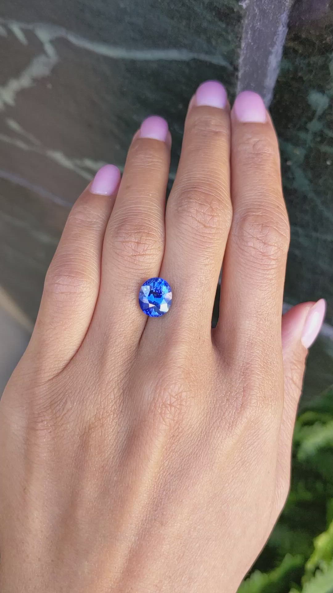 4.38 Ct. Blue Sapphire from Ceylon (Sri Lanka) Size Video