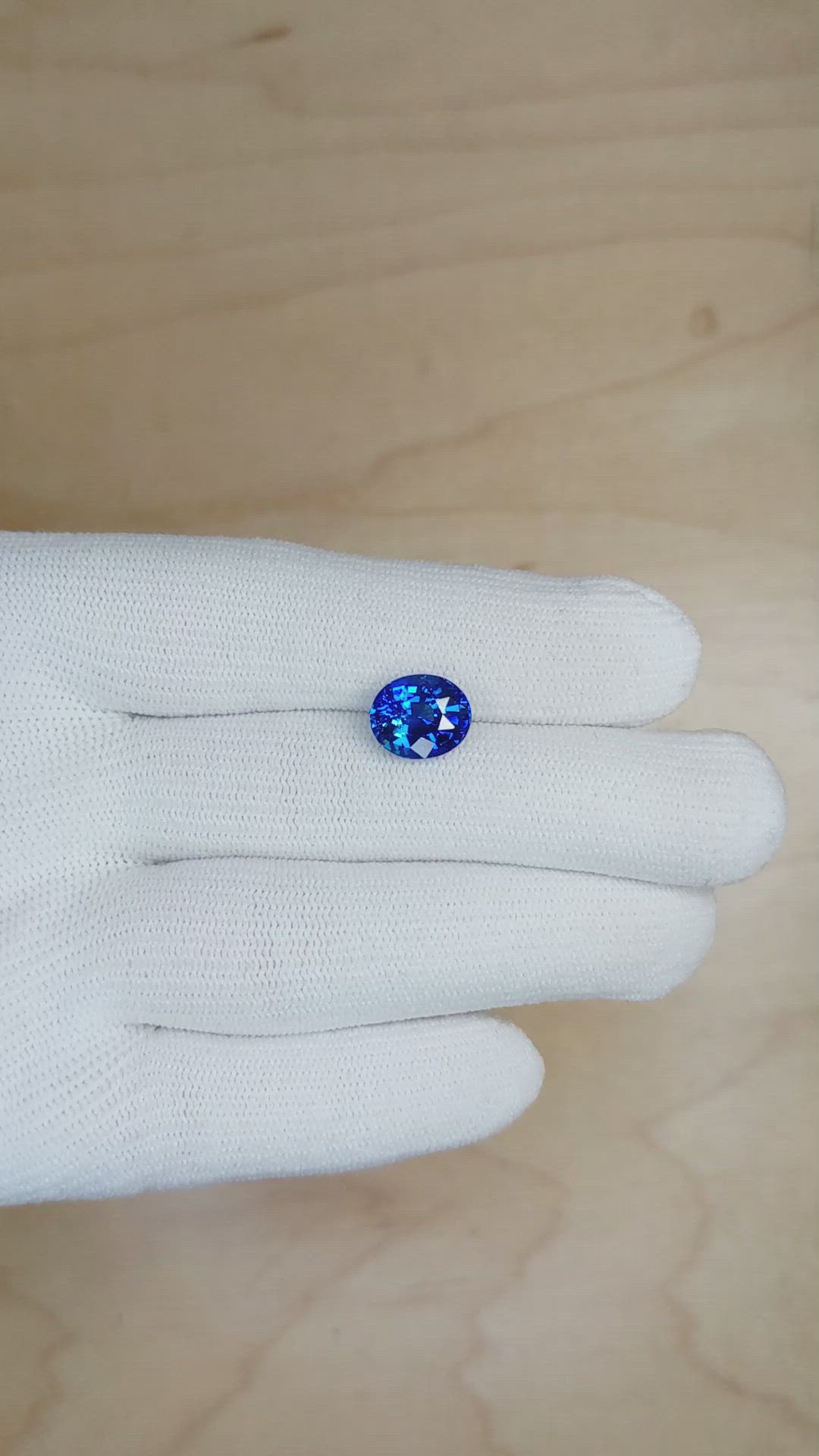 4.38 Ct. Blue Sapphire from Ceylon (Sri Lanka) Size Video