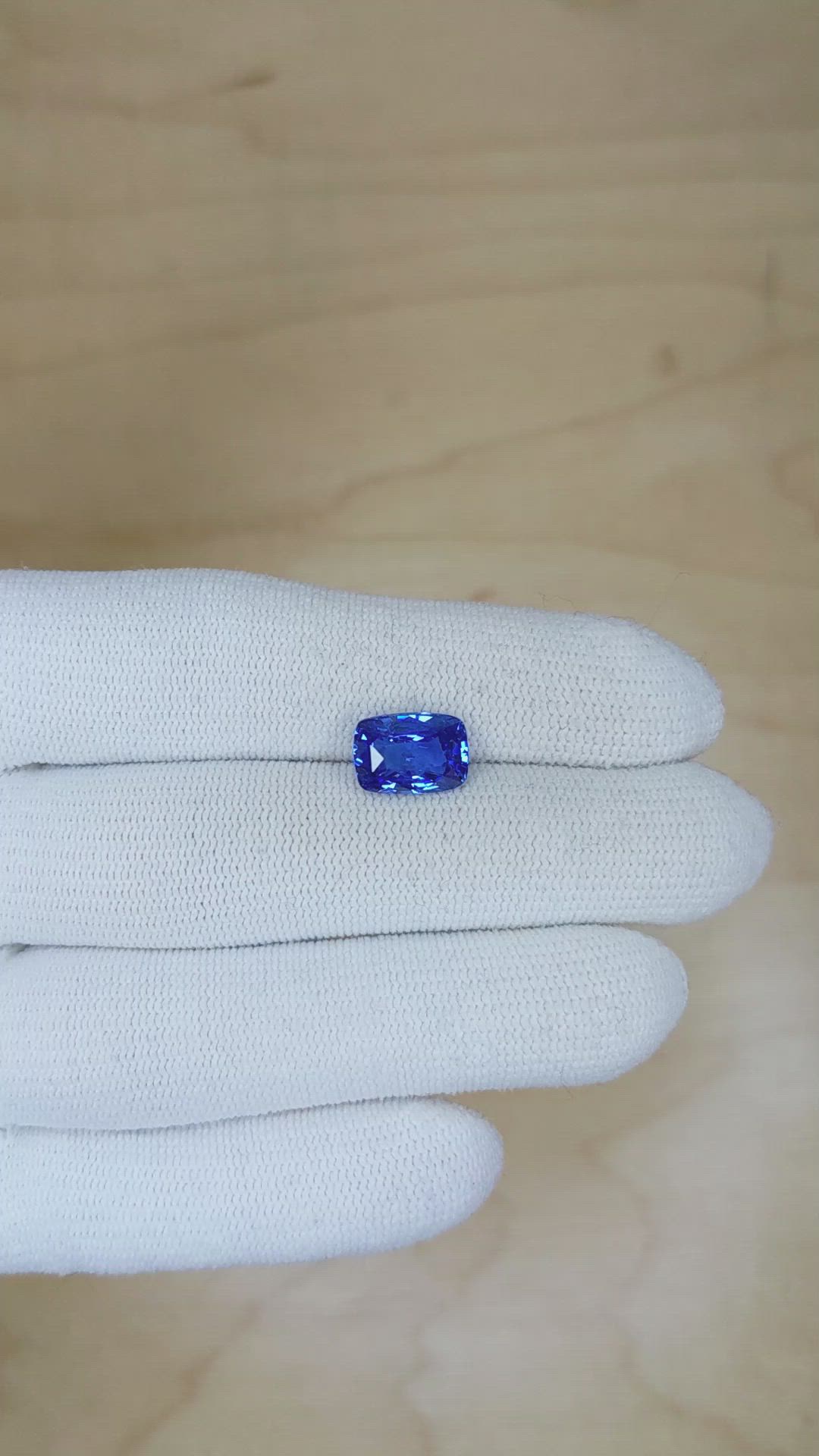 4.03 Ct. Blue Sapphire from Ceylon (Sri Lanka) Size Video