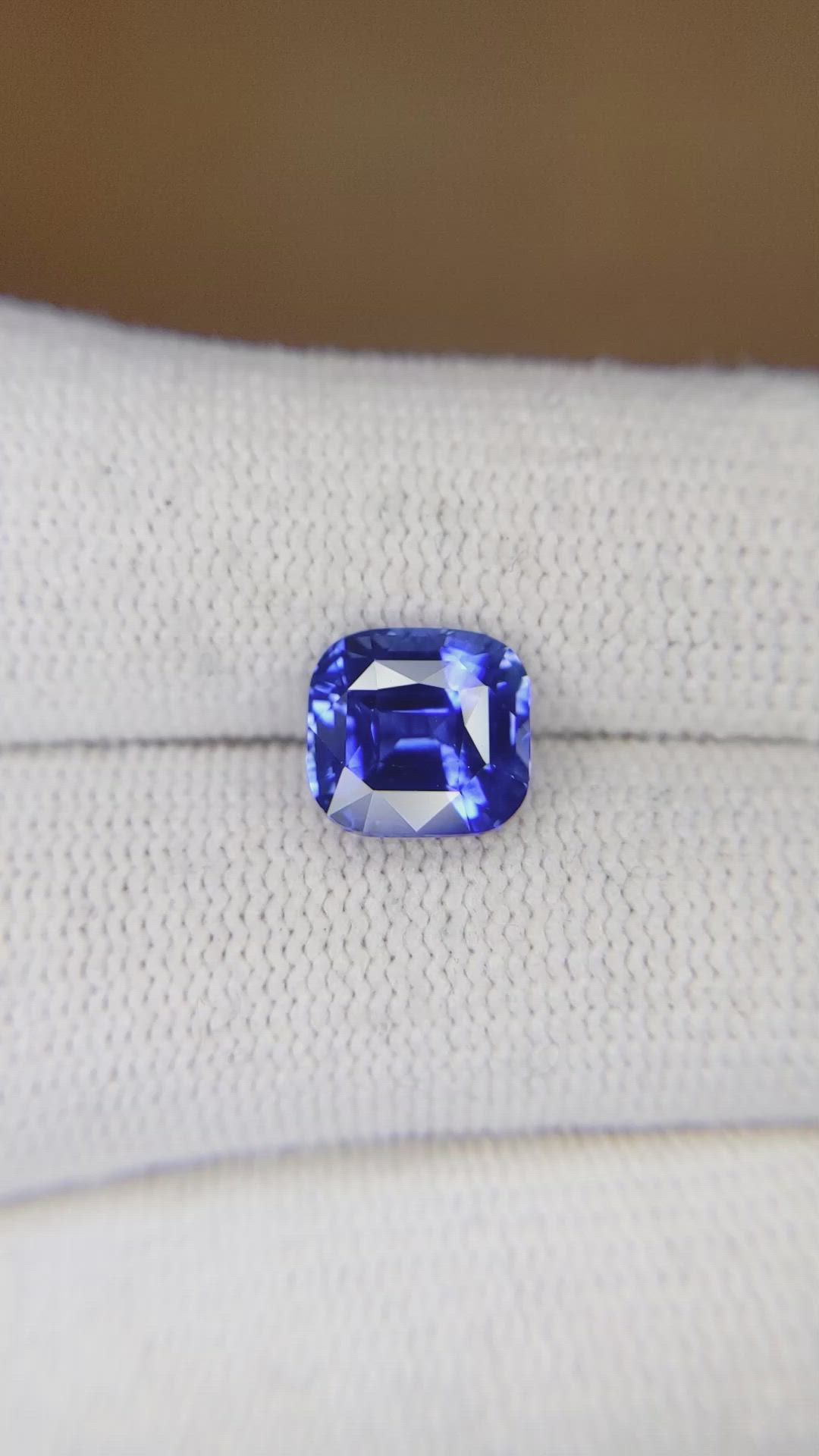 3.55 Ct. Blue Sapphire from Ceylon (Sri Lanka) Size Video