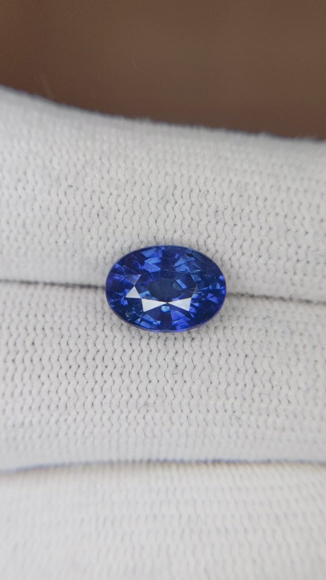 3.33 Ct. Blue Sapphire from Ceylon (Sri Lanka) Size Video