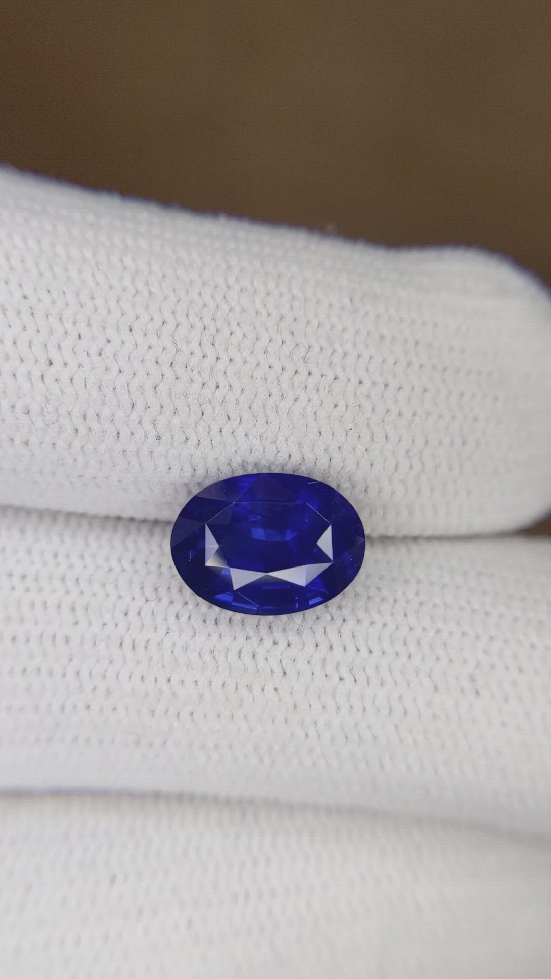 3.16 Ct. Blue Sapphire from Ceylon (Sri Lanka) Size Video