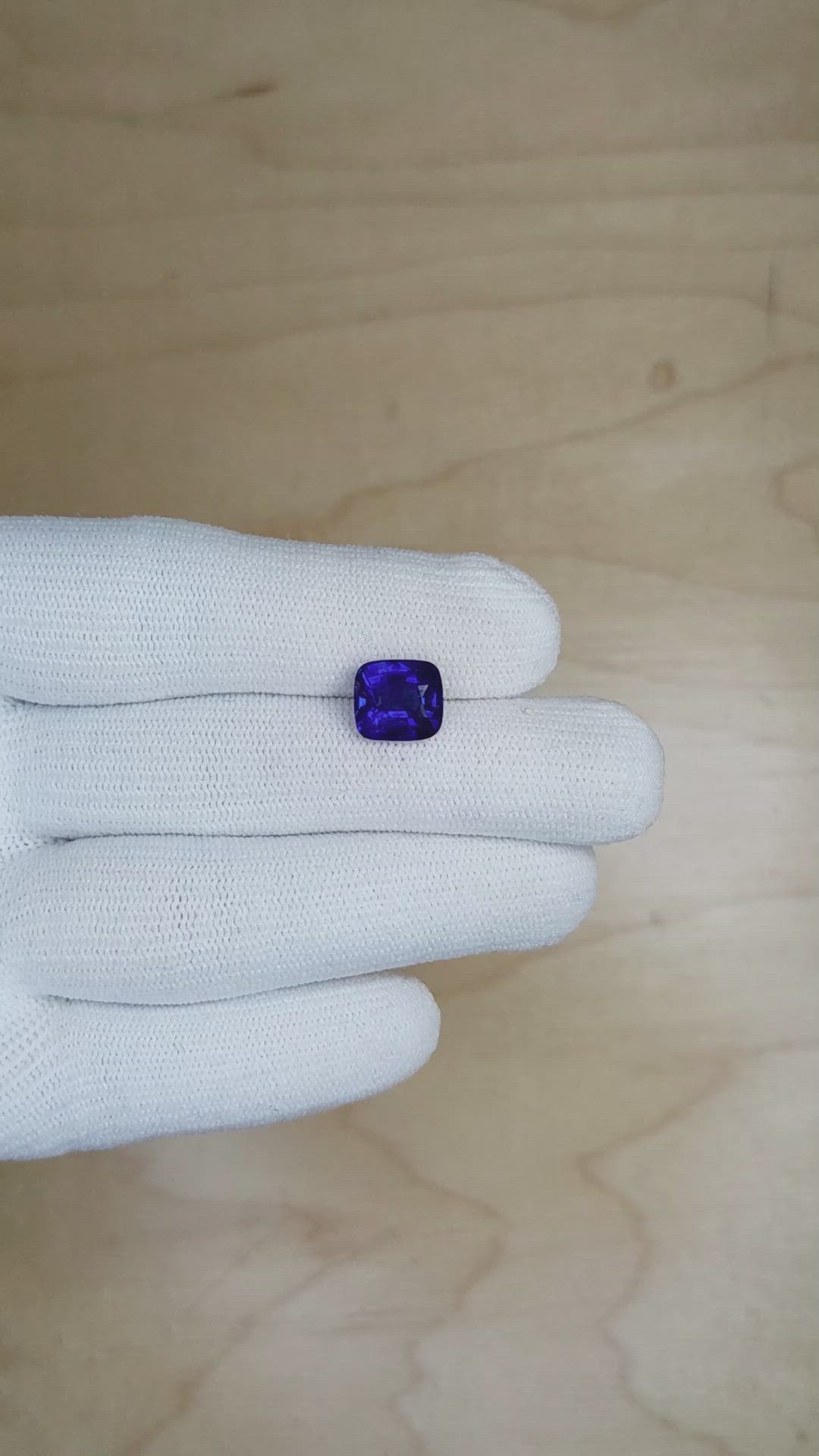 4.24 Ct. Blue Sapphire from Ceylon (Sri Lanka) Size Video