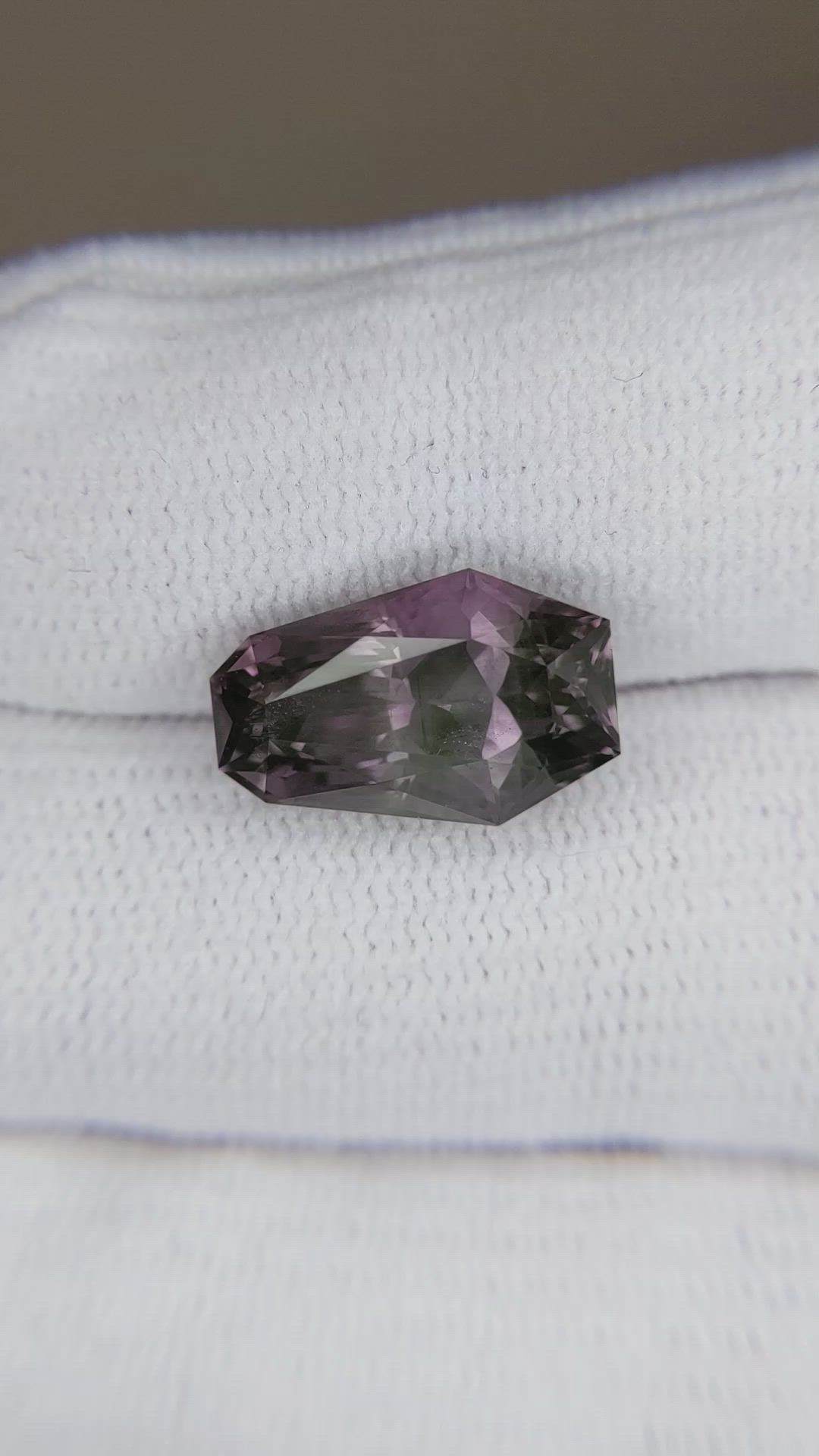 9.02 Ct. Pinkish Purple Sapphire from Montana Size Video