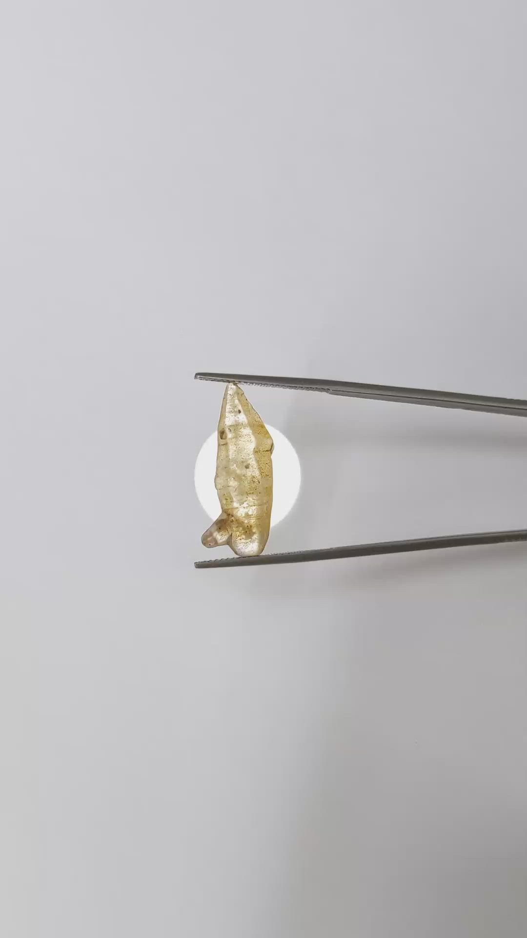 13.84 Ct. Yellow Sapphire Crystal from Ceylon (Sri Lanka) Size Video