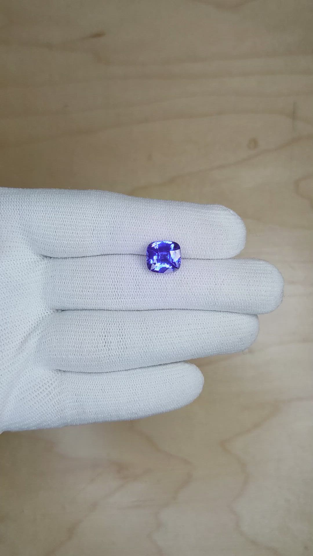 4.54 Ct. Blue Sapphire from Ceylon (Sri Lanka) Size Video
