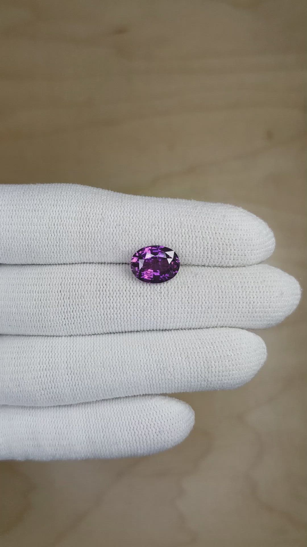 4.05 Ct. Purple Sapphire from Ceylon (Sri Lanka) Size Video