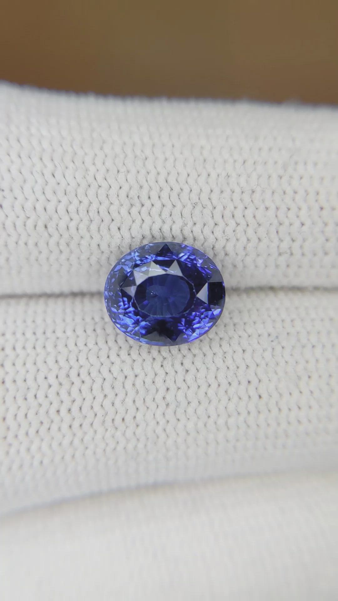 3.60 Ct. Blue Sapphire from Ceylon (Sri Lanka) Size Video