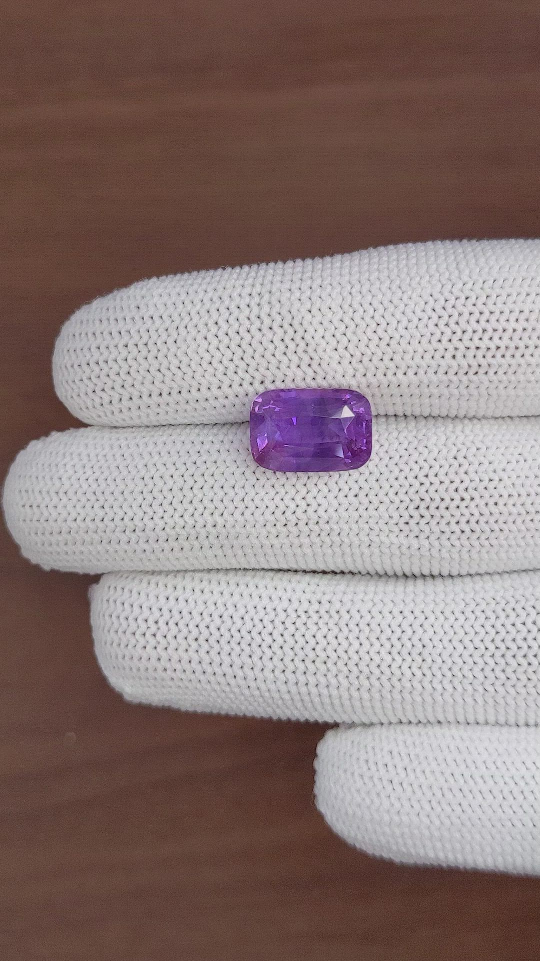 8.17 Ct. Purple Sapphire from Ceylon (Sri Lanka) Size Video