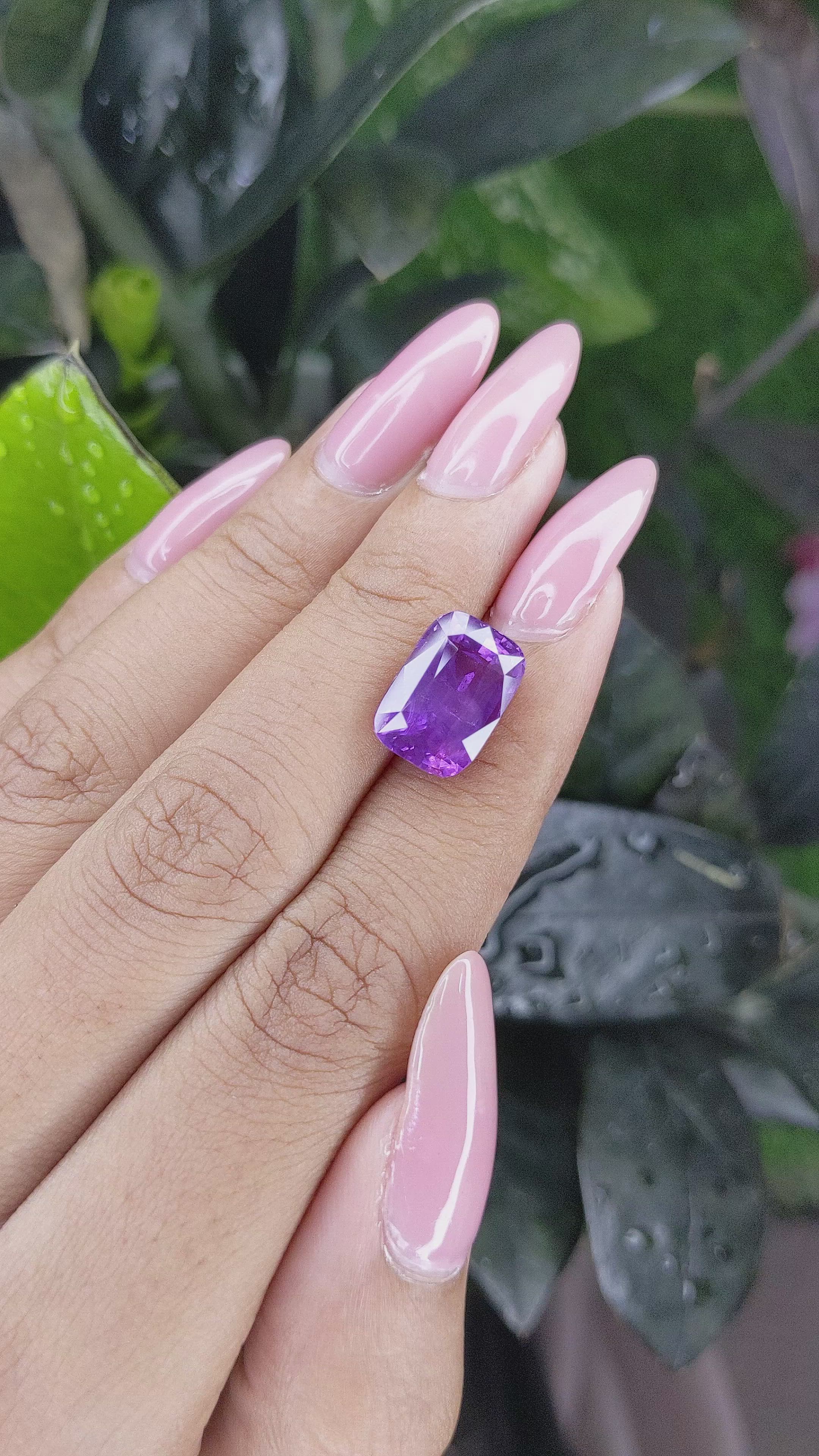 8.17 Ct. Purple Sapphire from Ceylon (Sri Lanka) Size Video