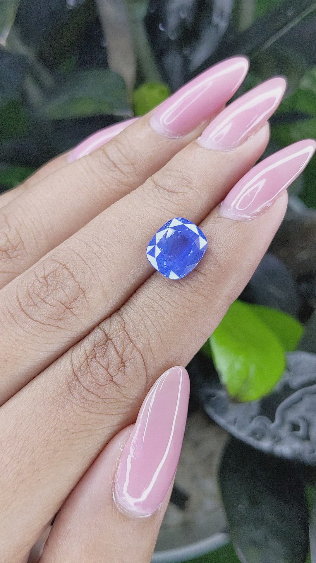 5.04 Ct. Blue Sapphire from Ceylon (Sri Lanka) Size Video