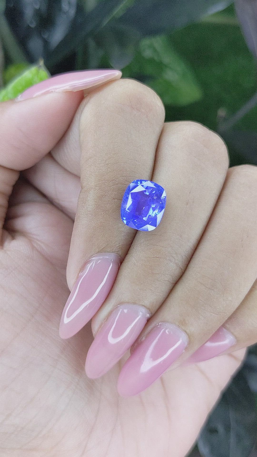 5.04 Ct. Blue Sapphire from Ceylon (Sri Lanka) Size Video
