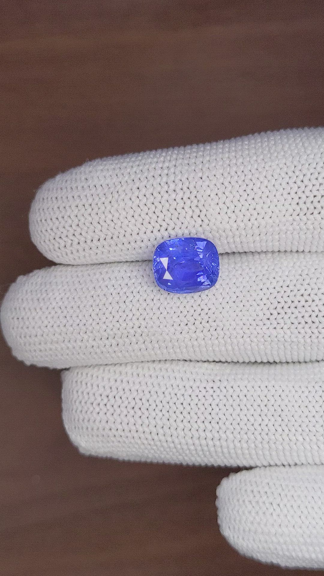 5.04 Ct. Blue Sapphire from Ceylon (Sri Lanka) Size Video