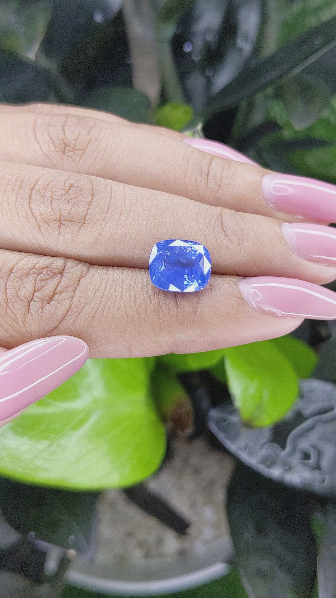 5.04 Ct. Blue Sapphire from Ceylon (Sri Lanka) Size Video