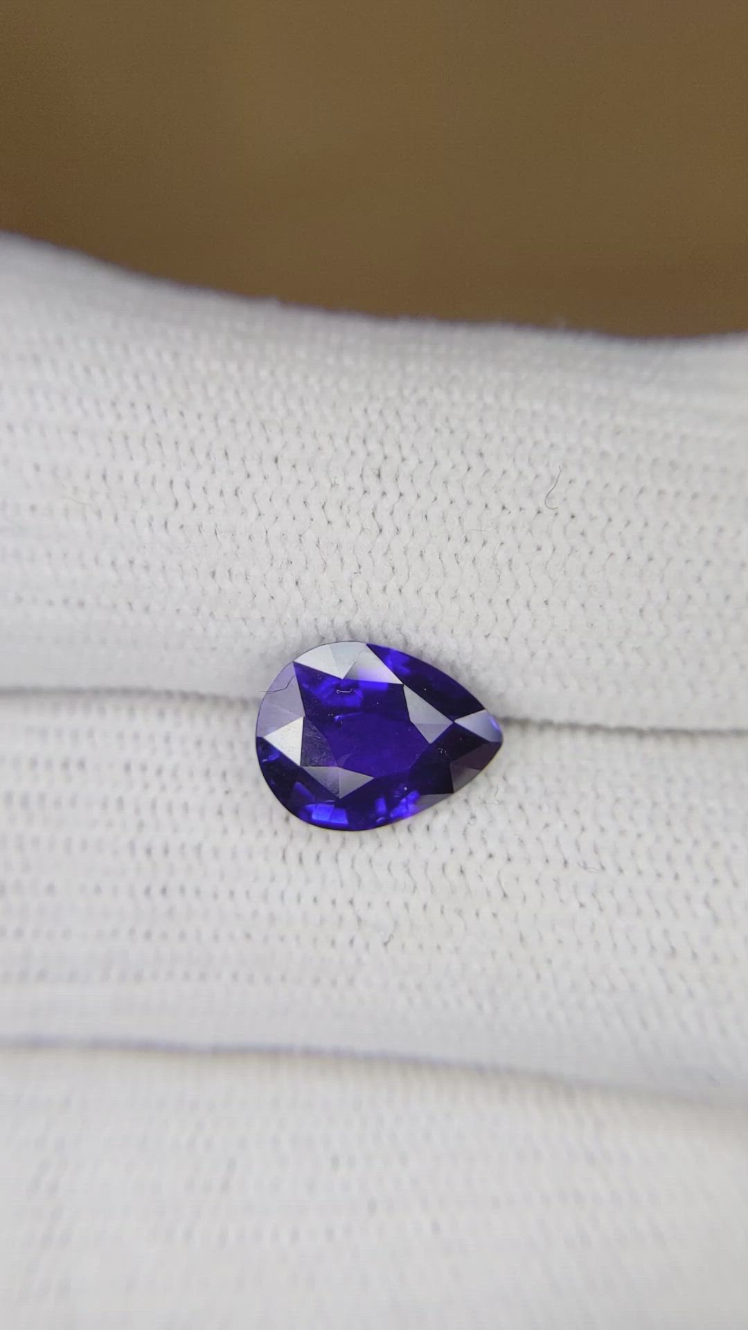 2.72 Ct. Blue Sapphire from Ceylon (Sri Lanka) Size Video