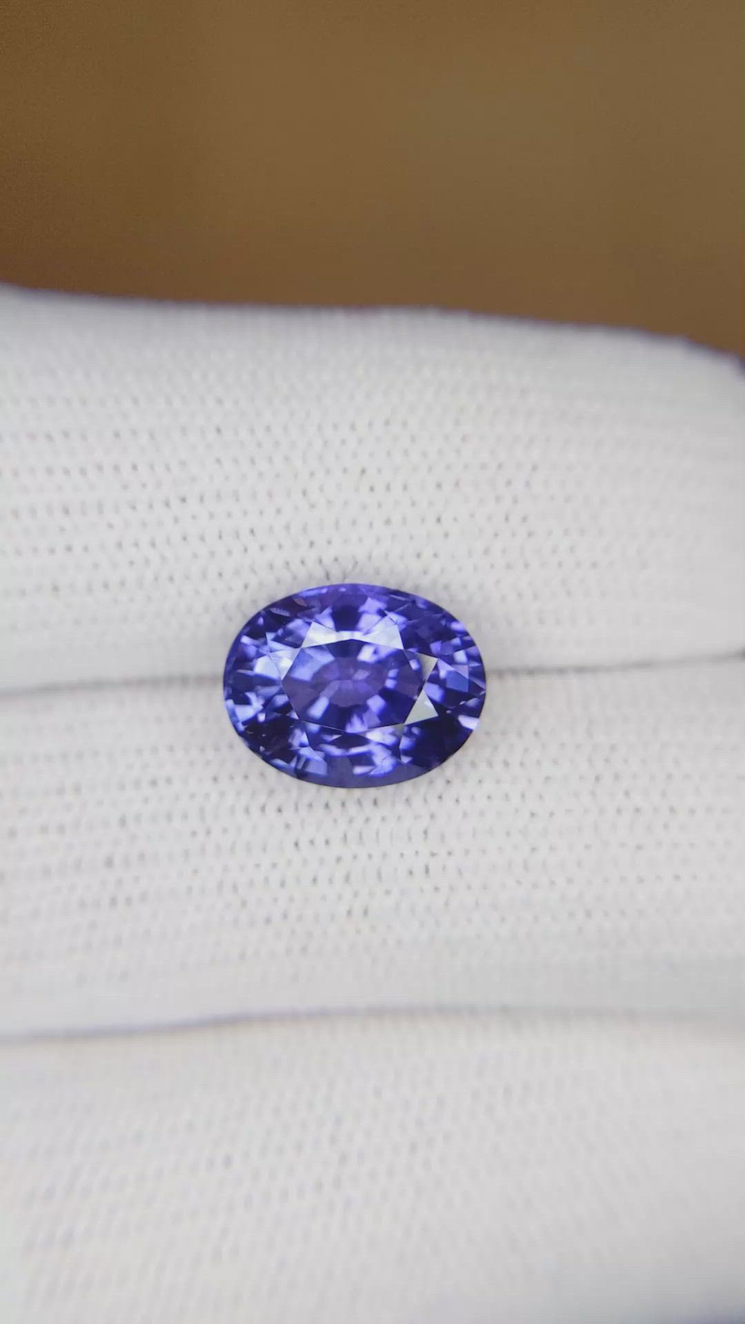 4.11 Ct. Blue Sapphire from Ceylon (Sri Lanka) Size Video