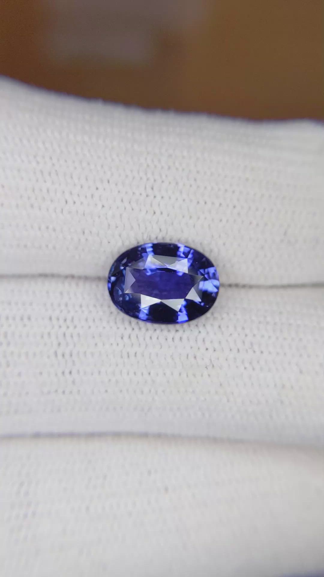 3.05 Ct. Blue Sapphire from Ceylon (Sri Lanka) Size Video