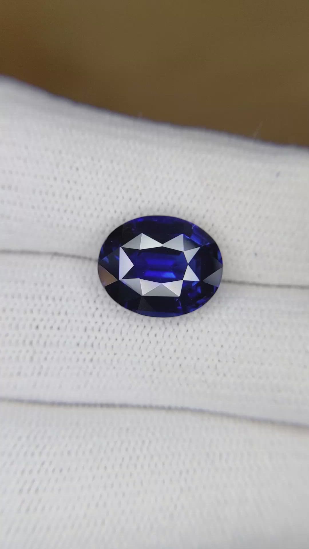 7.08 Ct. Blue Sapphire from Ceylon (Sri Lanka) Size Video