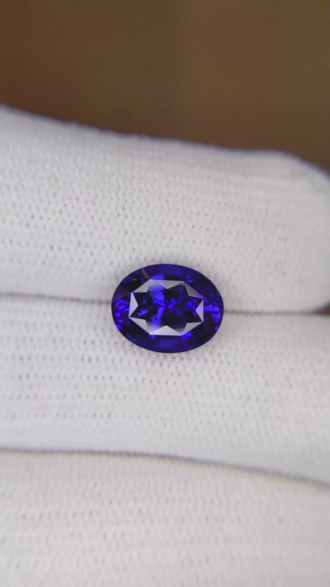 3.57 Ct. Blue Sapphire from Ceylon (Sri Lanka) Size Video