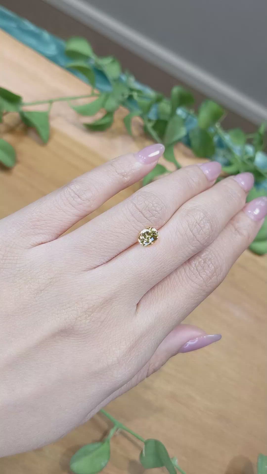 1.17 Ct. Orangish Yellow Sapphire from Ceylon (Sri Lanka) Size Video