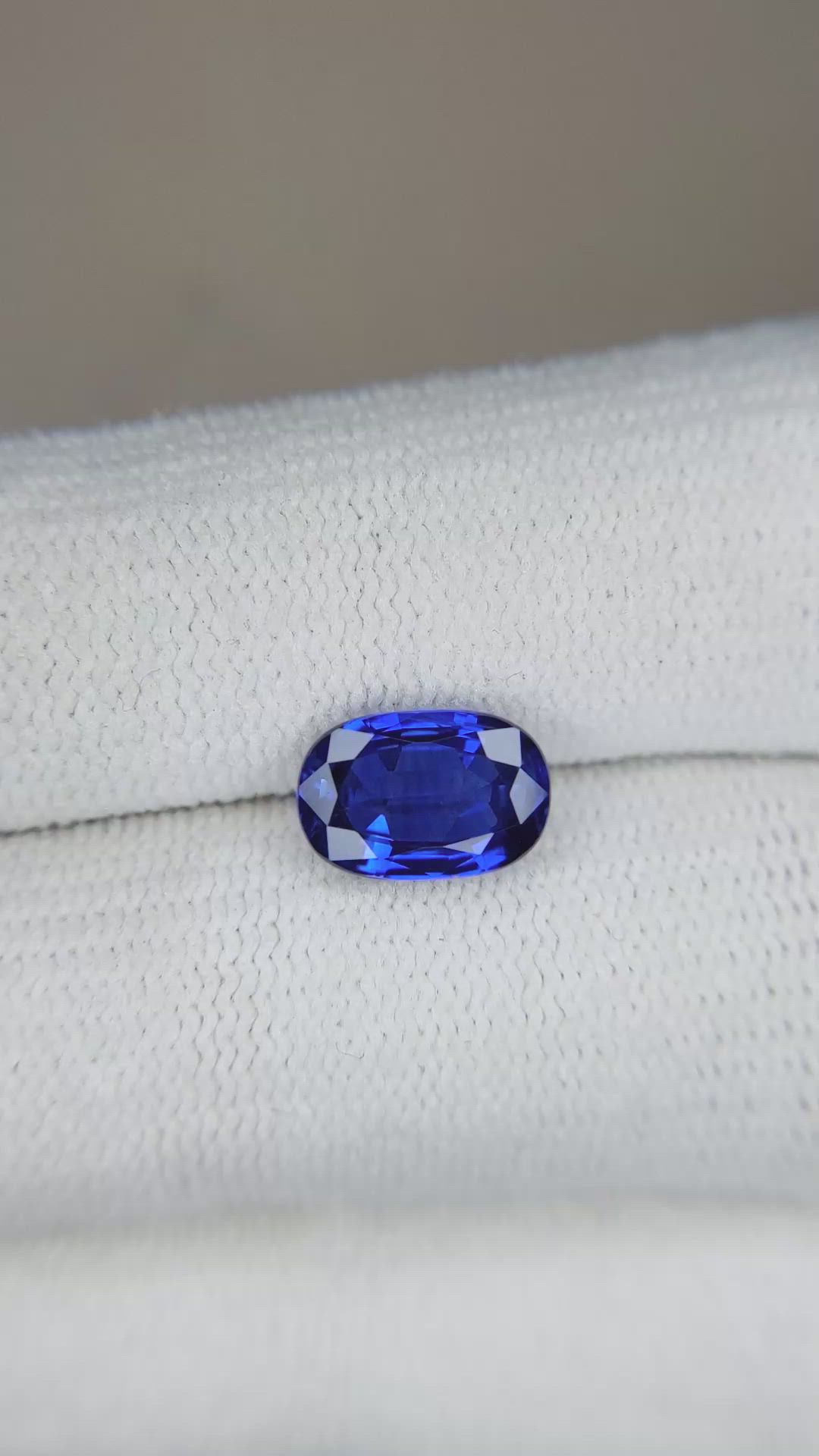 2.15 Ct. Blue Sapphire from Ceylon (Sri Lanka) Size Video