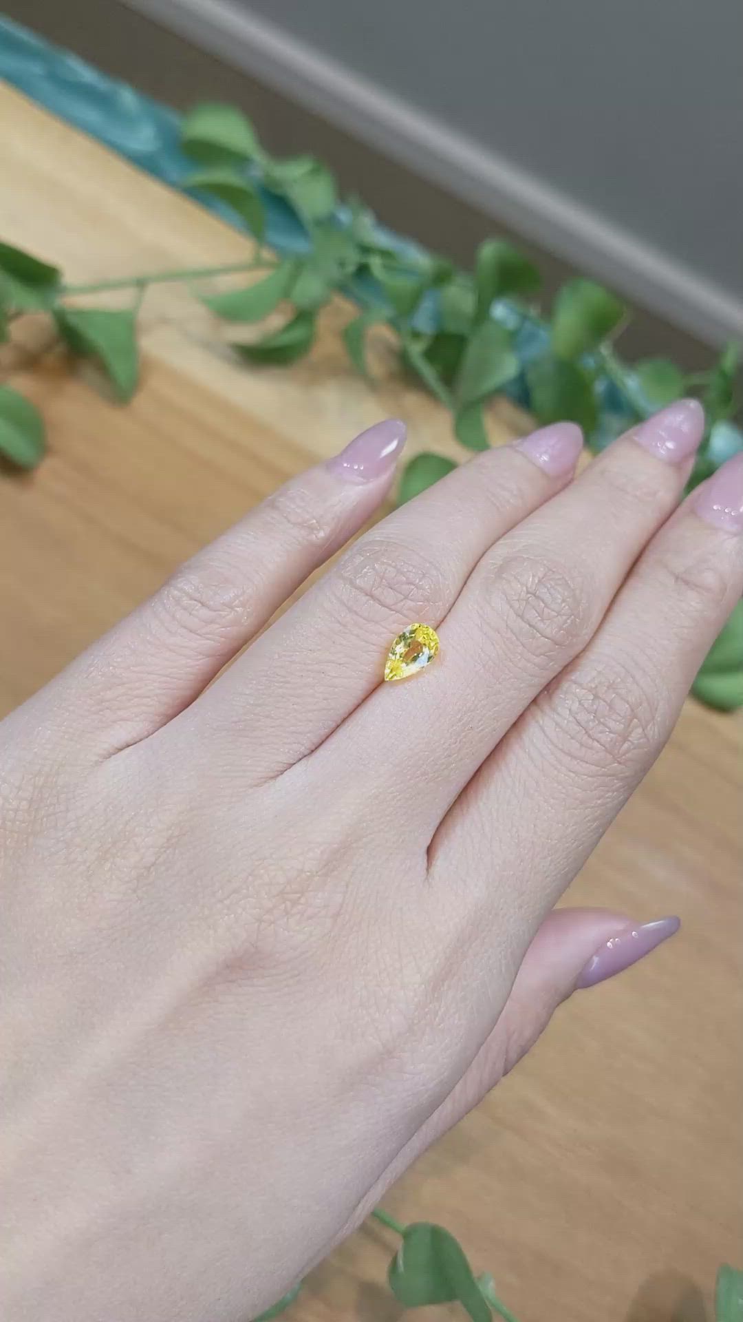 1.24 Ct. Yellow Sapphire from Ceylon (Sri Lanka) Size Video