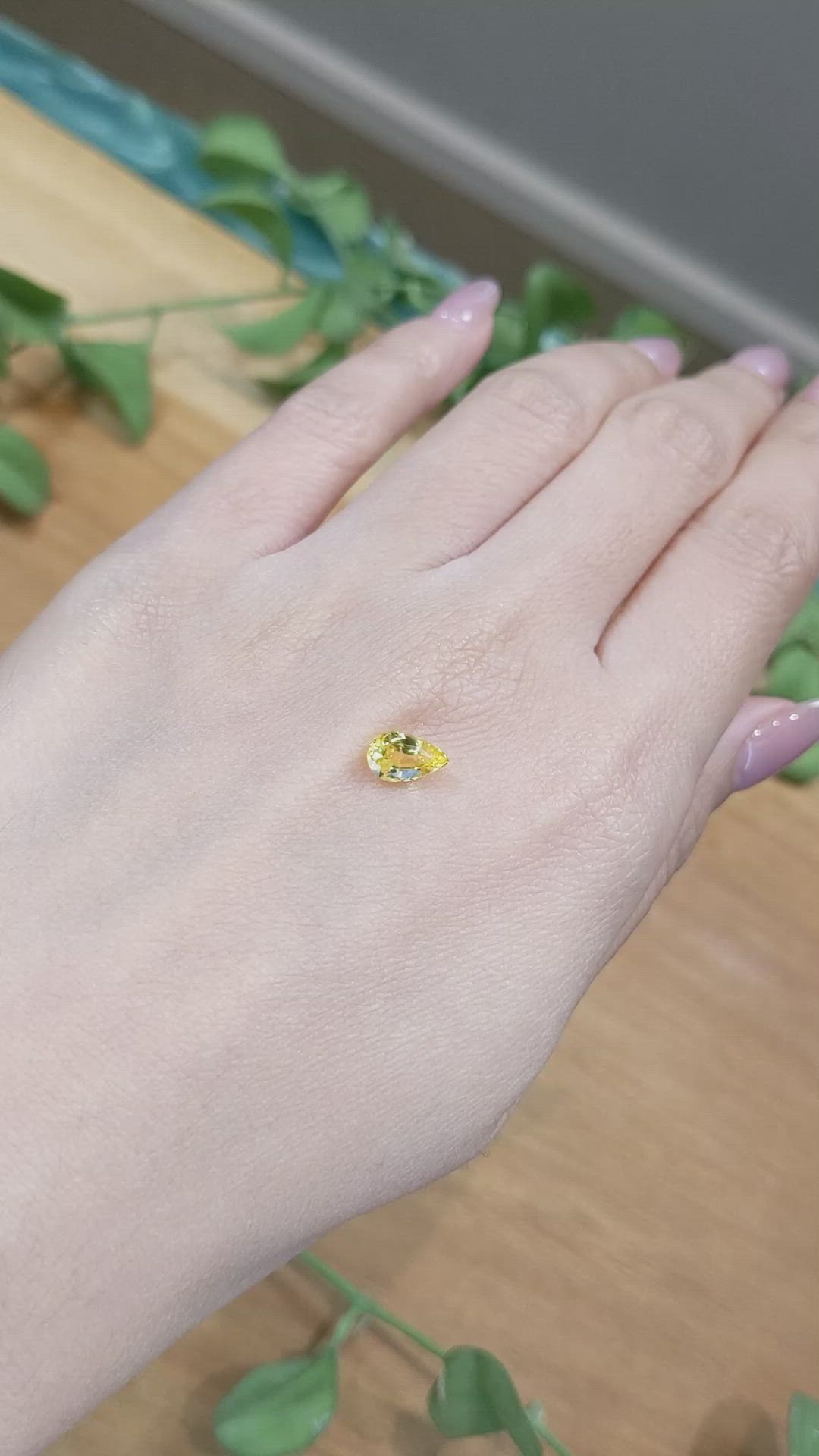 1.24 Ct. Yellow Sapphire from Ceylon (Sri Lanka) Size Video