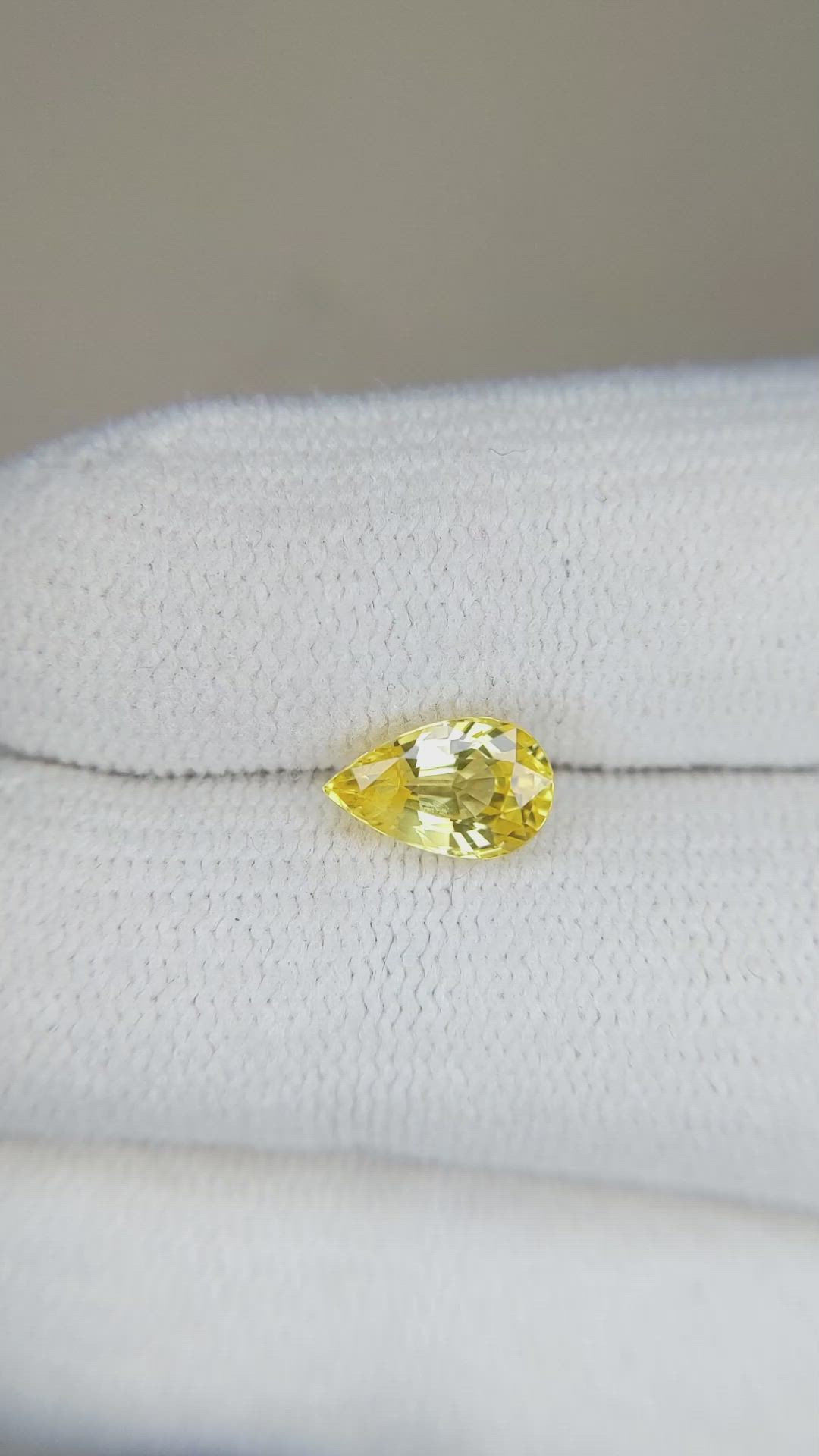 1.24 Ct. Yellow Sapphire from Ceylon (Sri Lanka) Size Video