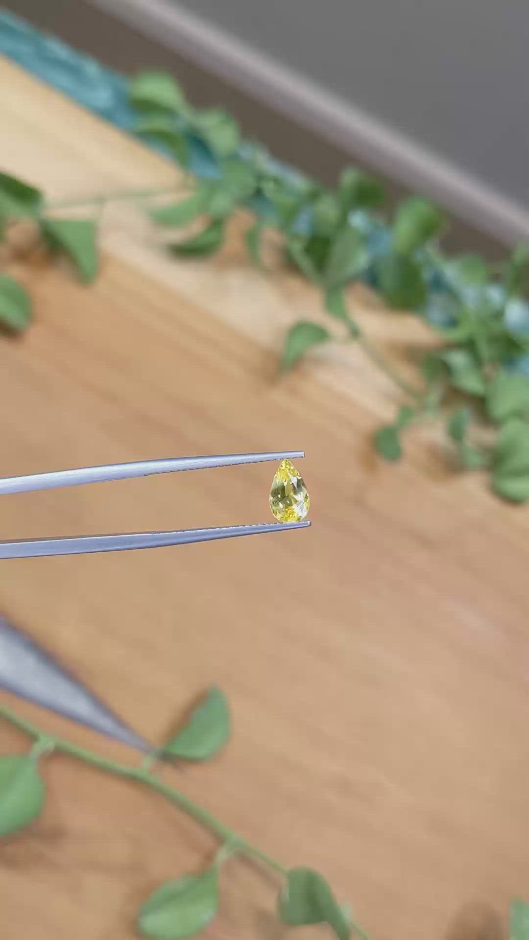 1.24 Ct. Yellow Sapphire from Ceylon (Sri Lanka) Size Video