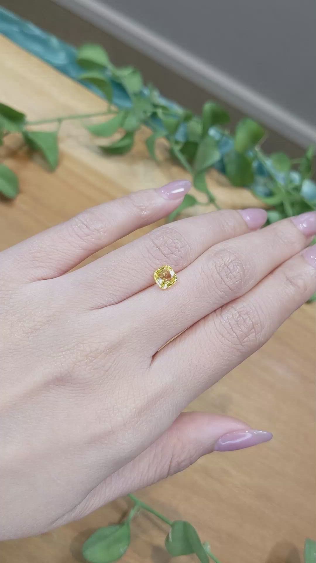 1.25 Ct. Yellow Sapphire from Ceylon (Sri Lanka) Size Video