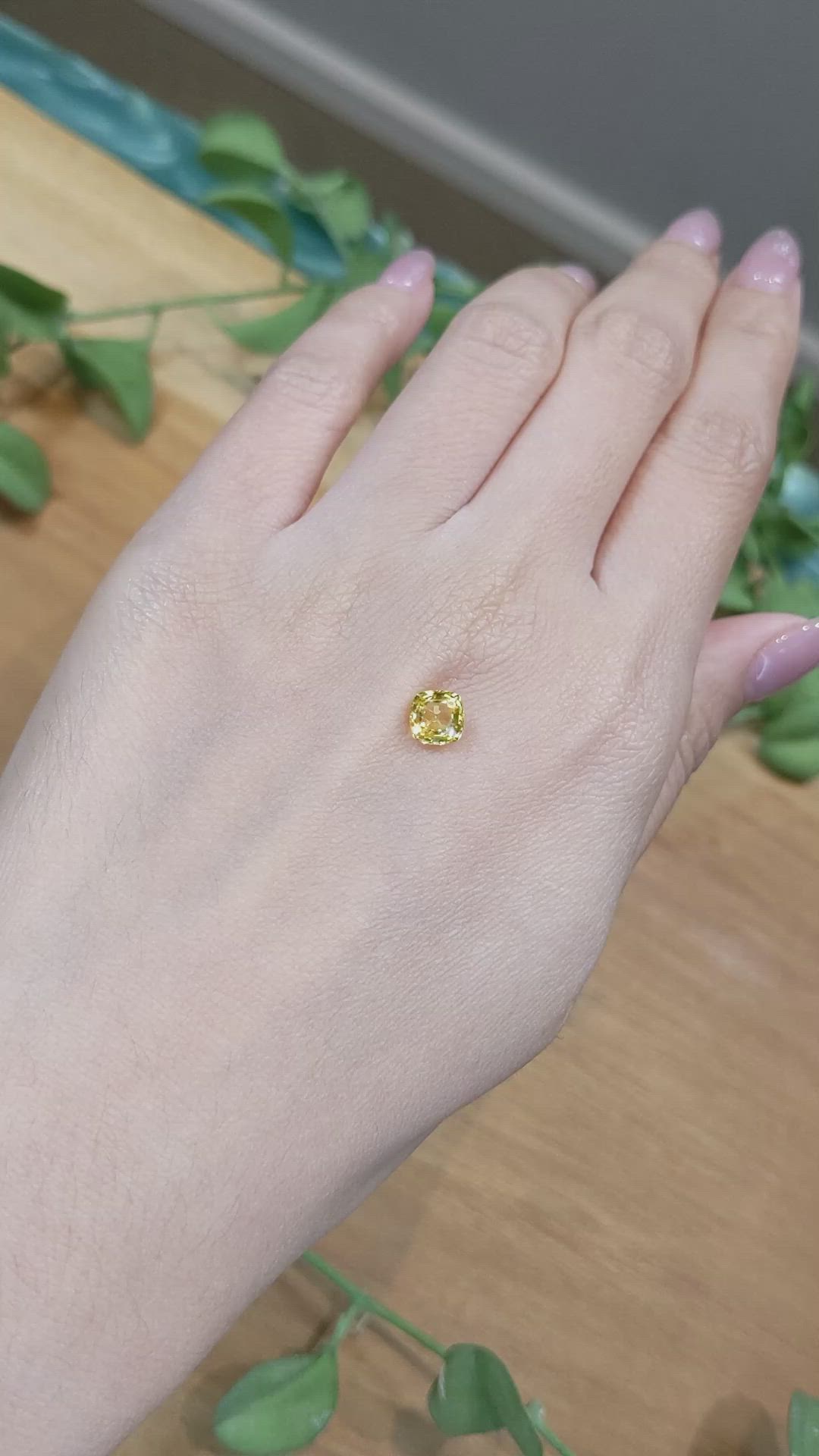 1.25 Ct. Yellow Sapphire from Ceylon (Sri Lanka) Size Video