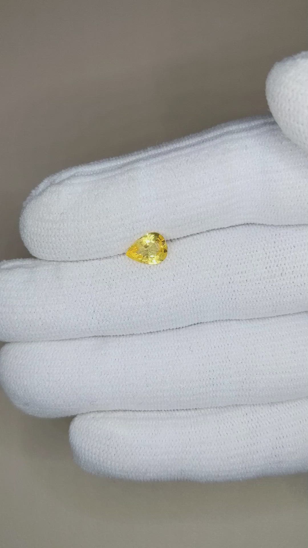1.09 Ct. Yellow Sapphire from Ceylon (Sri Lanka) Size Video