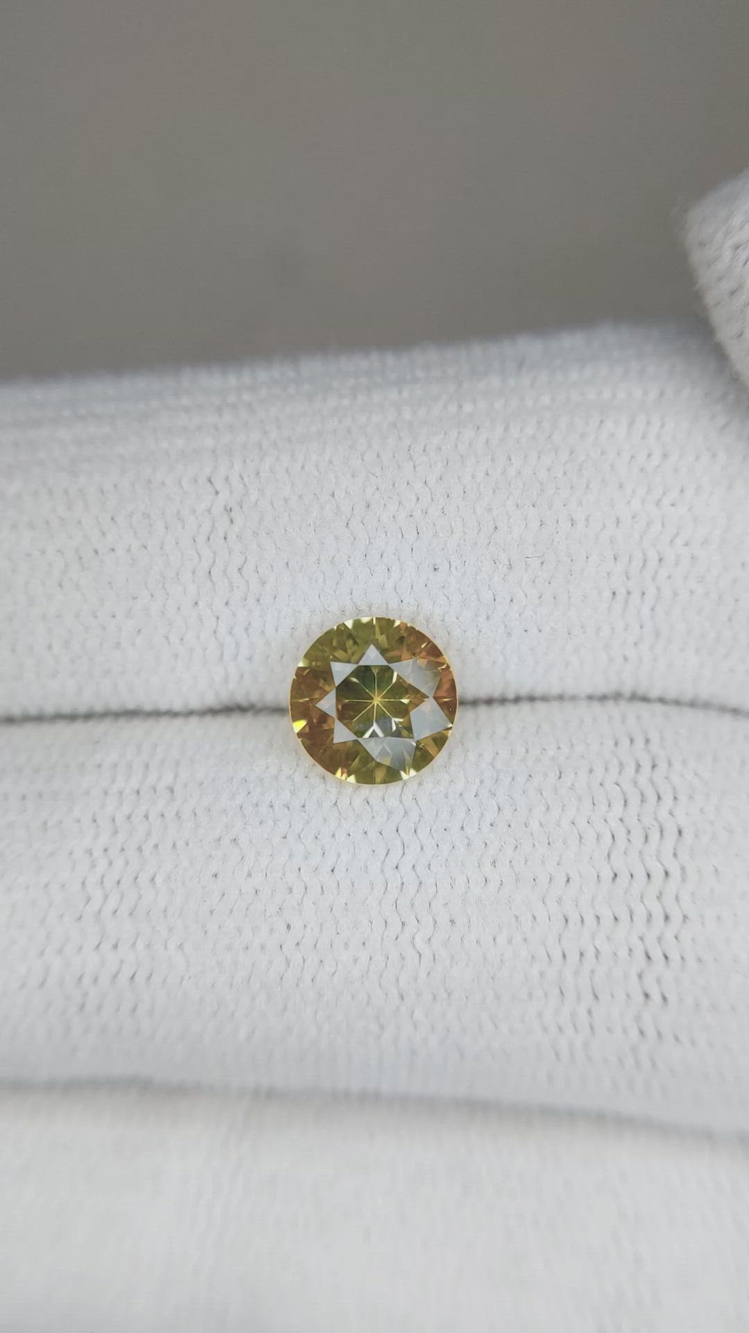 1.18 Ct. Yellow Sapphire from Ceylon (Sri Lanka) Size Video