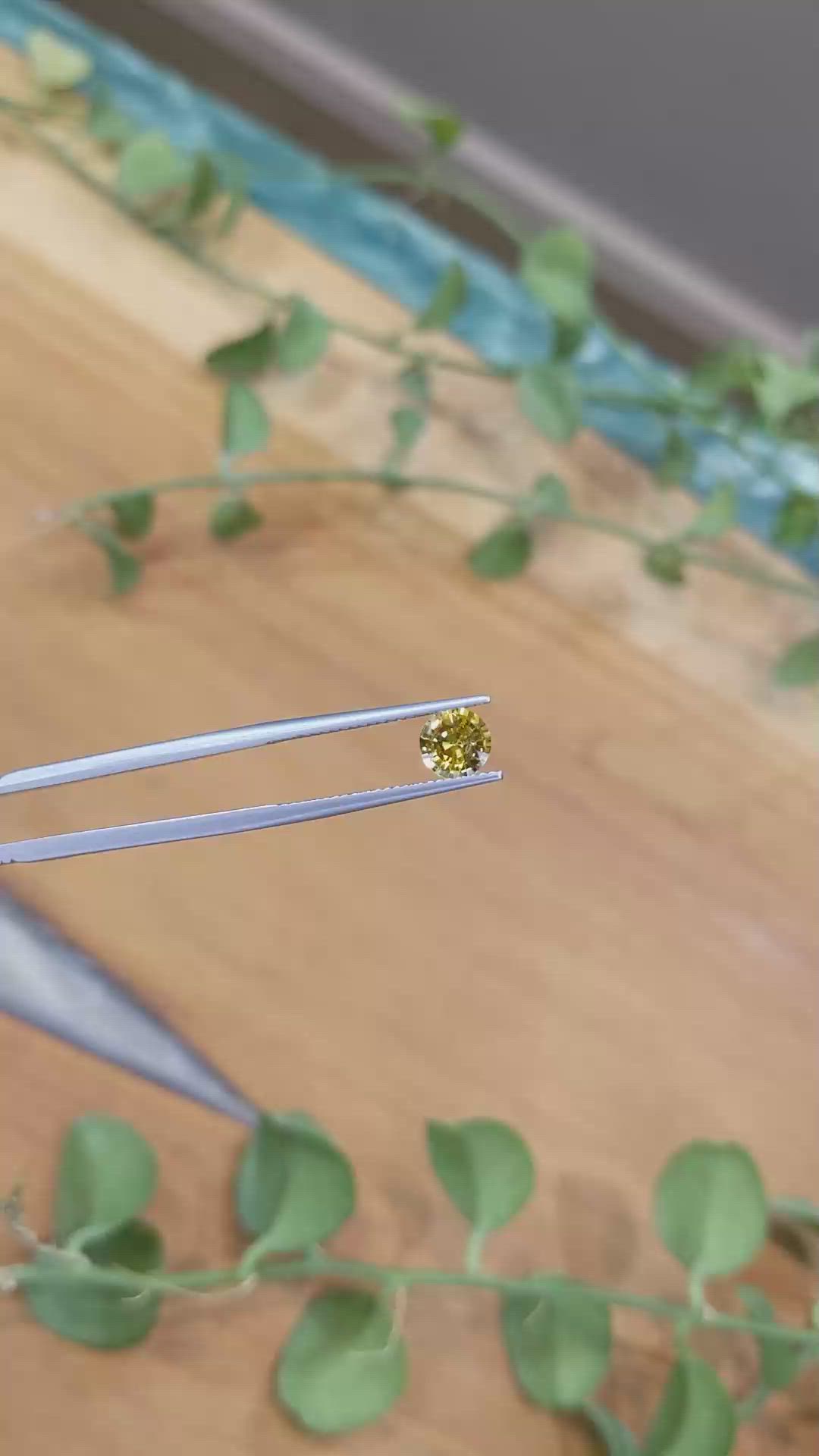 1.18 Ct. Orangish Yellow Sapphire from Ceylon (Sri Lanka) Size Video