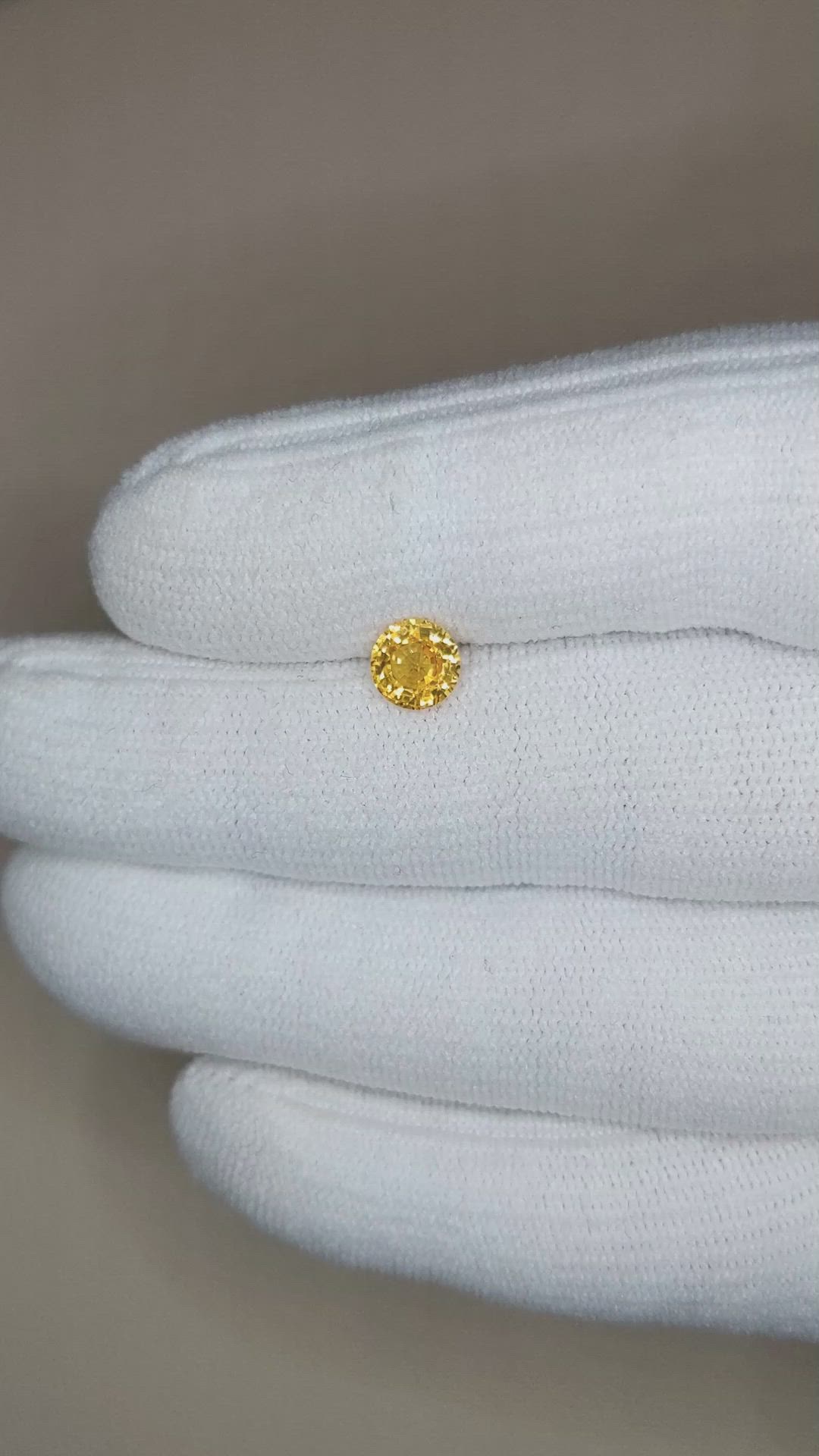 1.11 Ct. Orangish Yellow Sapphire from Ceylon (Sri Lanka) Size Video