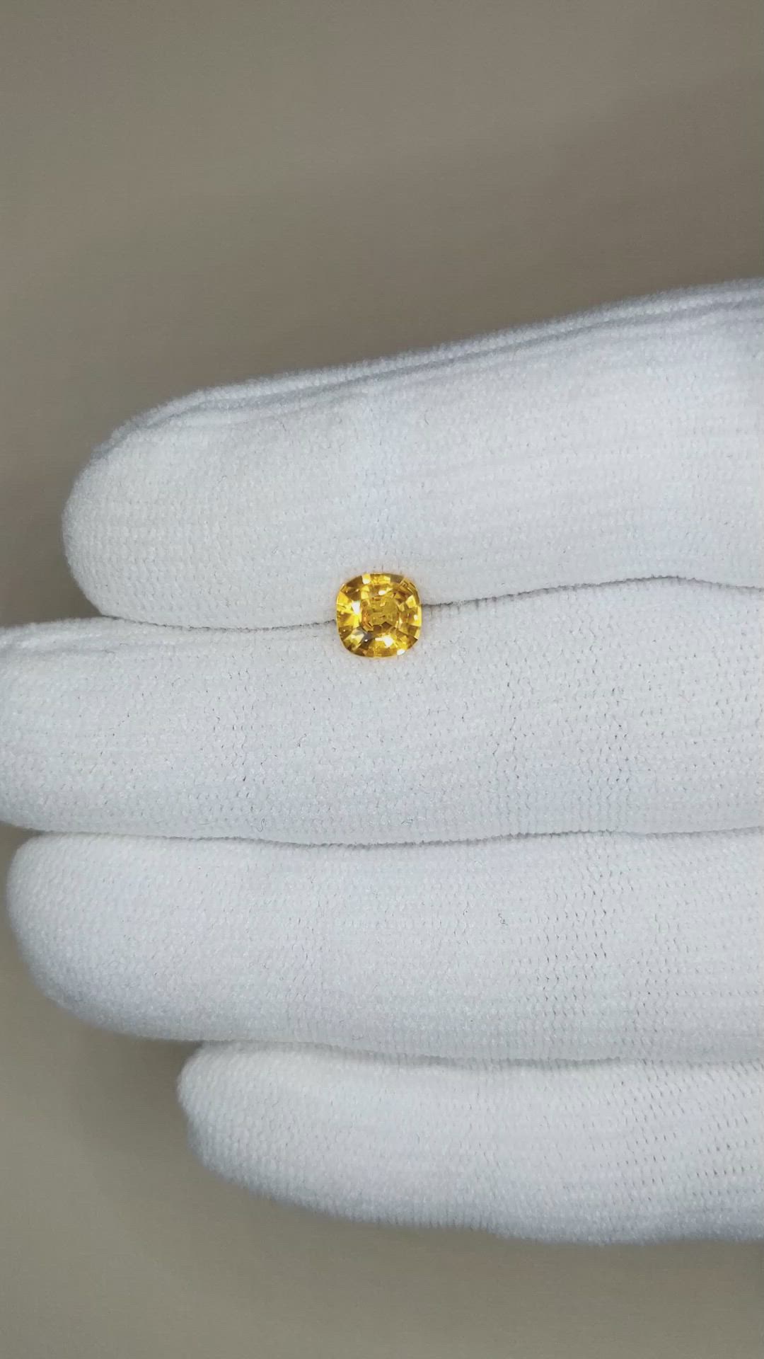 0.96 Ct. Yellowish Orange Sapphire from Ceylon (Sri Lanka) Size Video