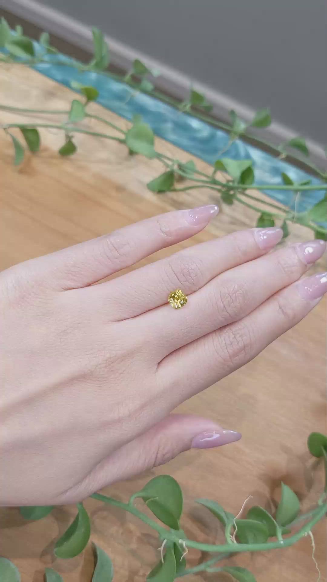 1.13 Ct. Orangish Yellow Sapphire from Ceylon (Sri Lanka) Size Video