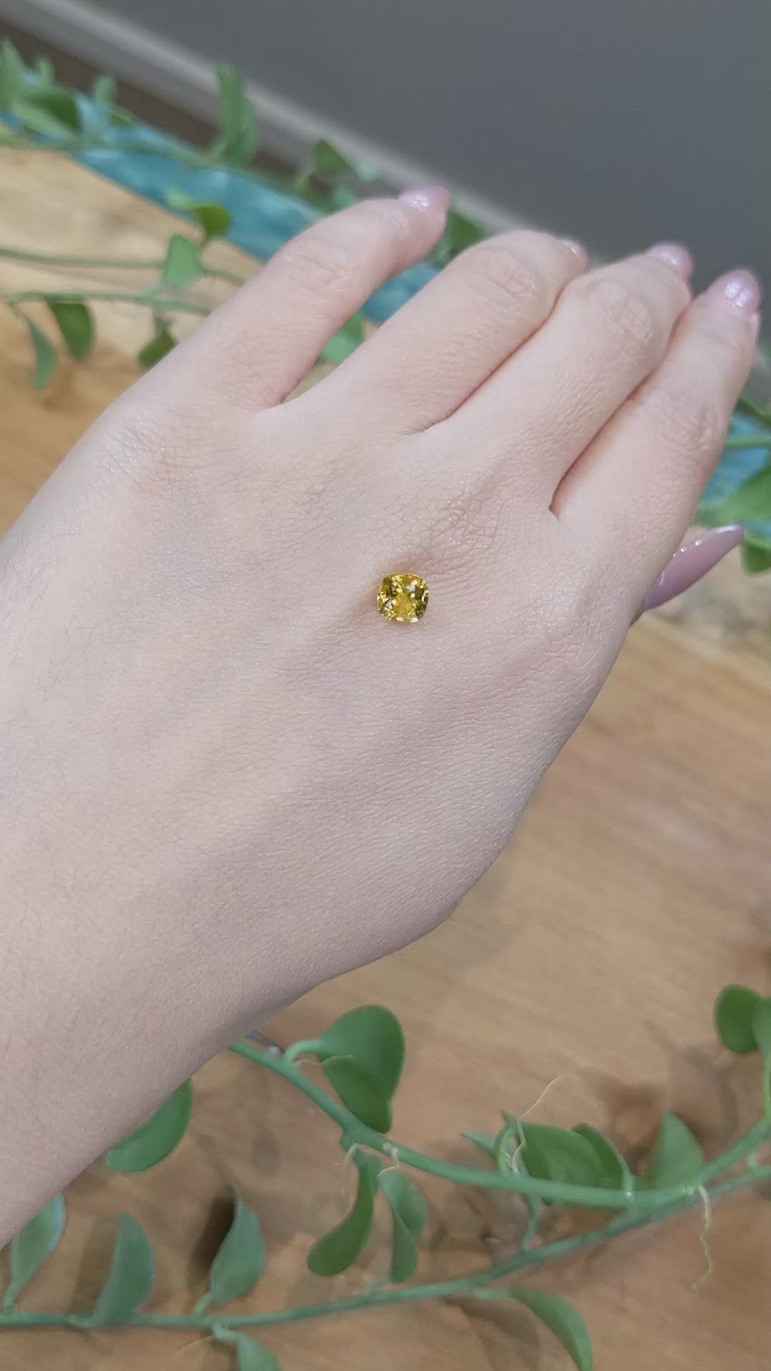 1.13 Ct. Orangish Yellow Sapphire from Ceylon (Sri Lanka) Size Video