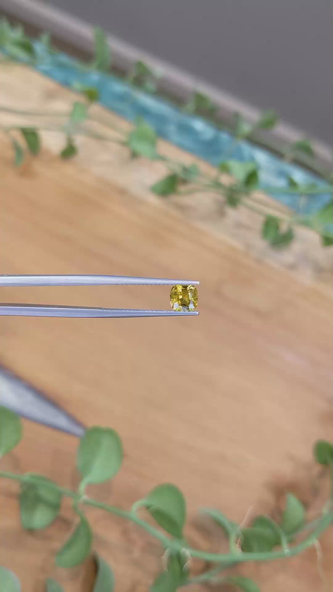 1.13 Ct. Orangish Yellow Sapphire from Ceylon (Sri Lanka) Size Video